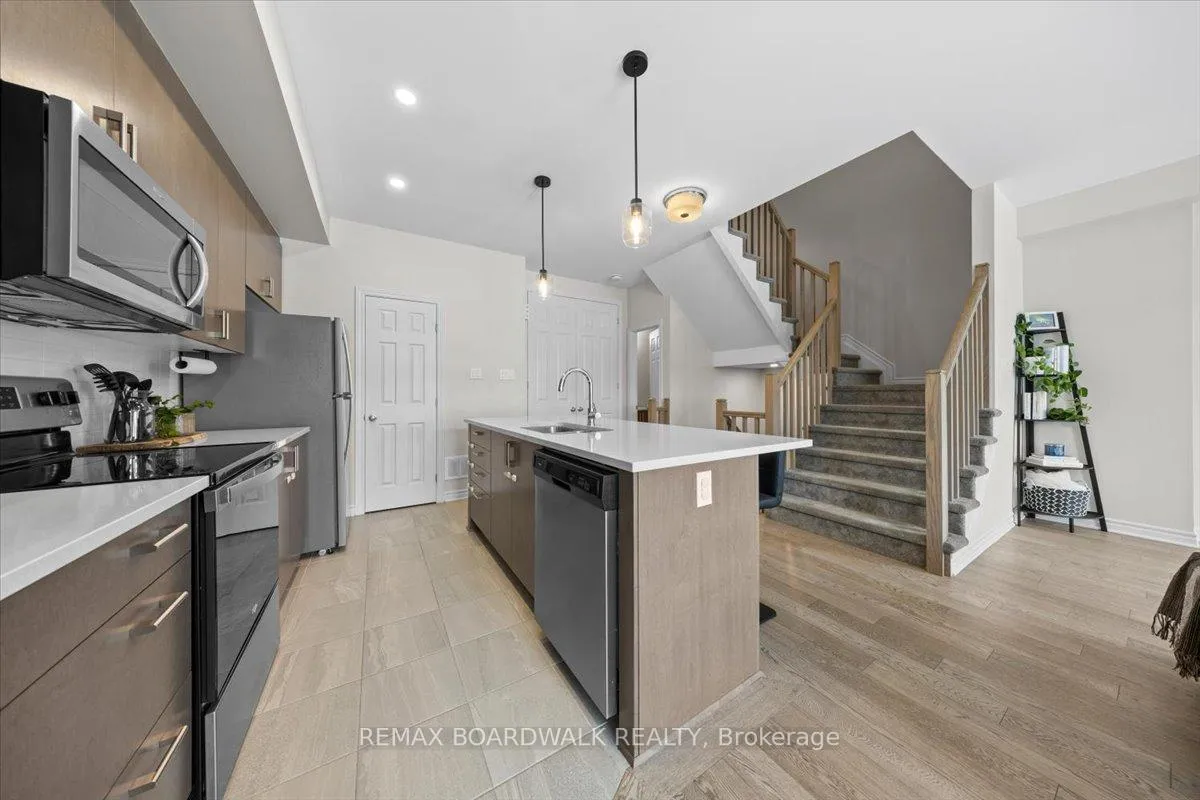 Photo 8 of 274 Pastel Way, Ottawa, Barrhaven - Half Moon Bay — HOMEH