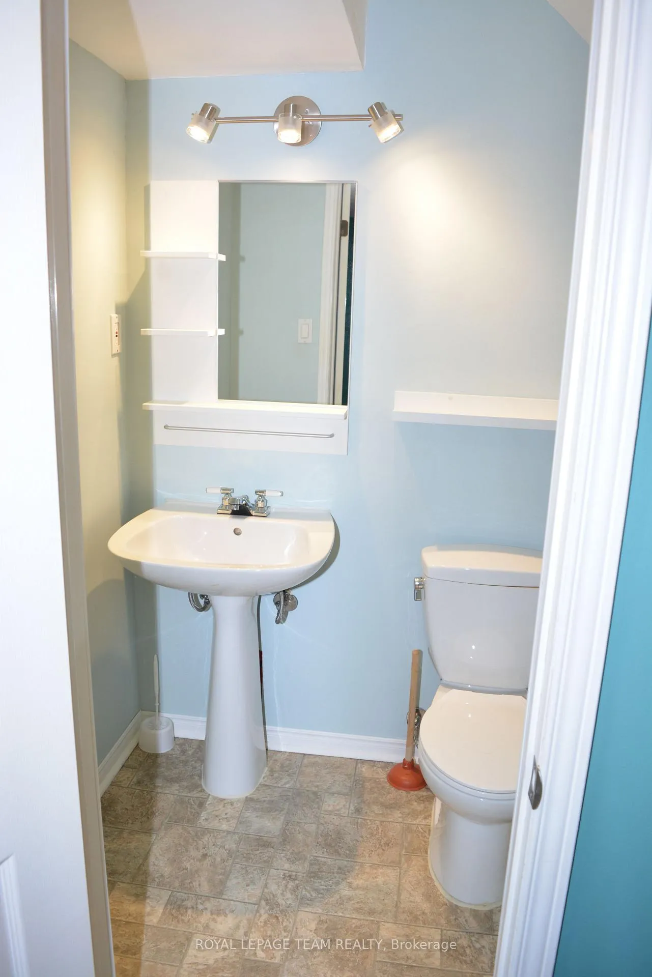 Photo 19 of 1598 Cedar Mills Road, Ottawa, Chateauneuf — HOMEH