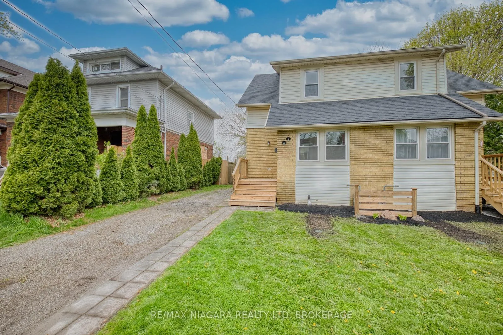 Photo 3 of 5015 Fifth Avenue, Niagara Falls, Cherrywood — HOMEH