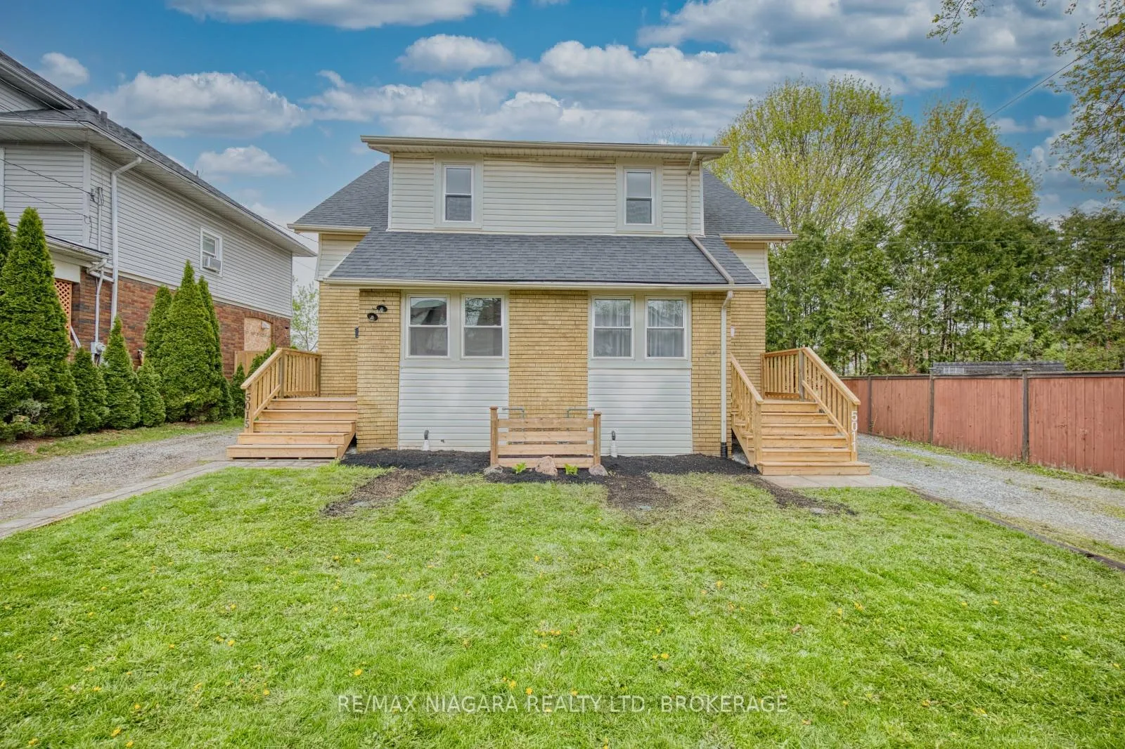 Photo 4 of 5015 Fifth Avenue, Niagara Falls, Cherrywood — HOMEH