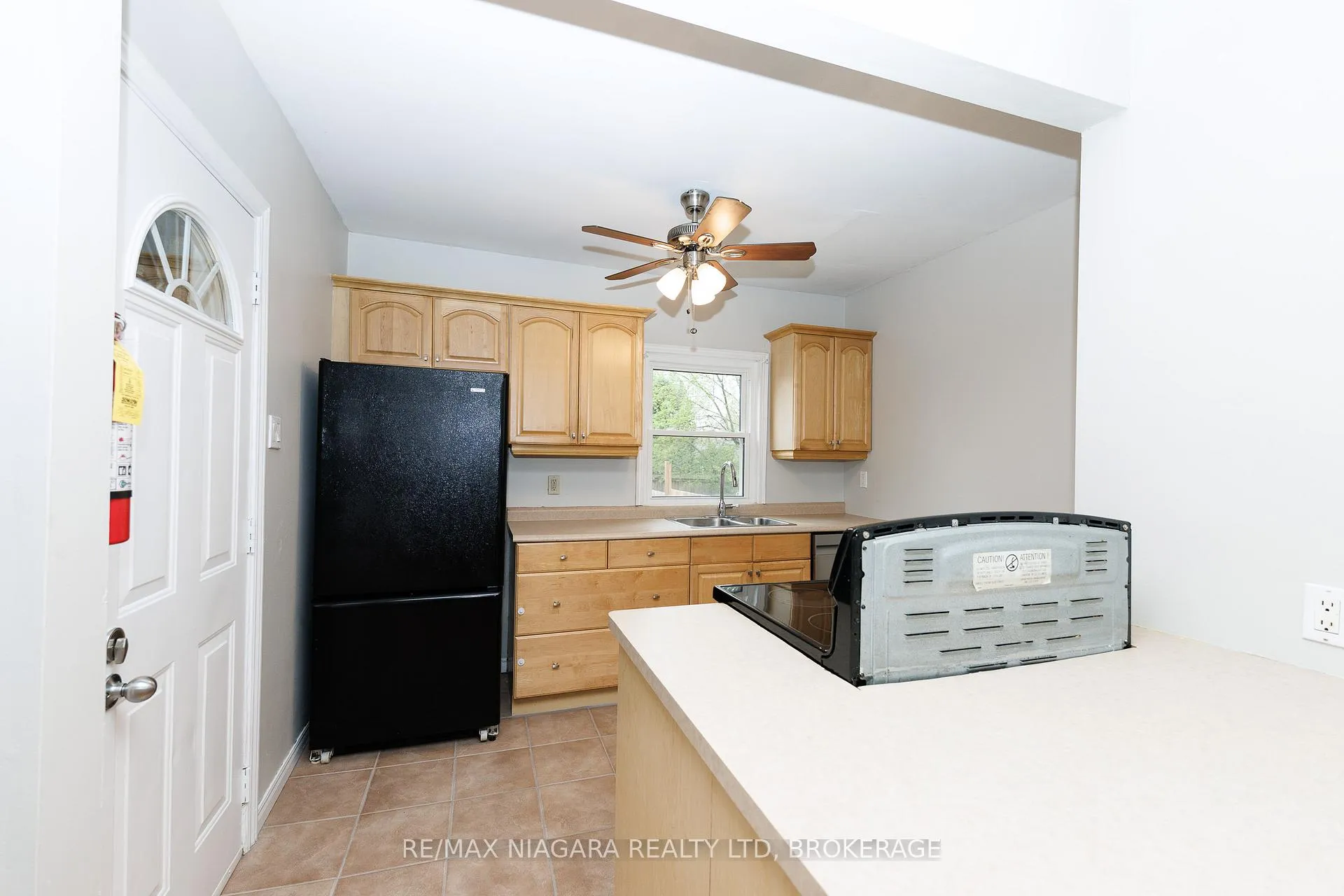 Photo 14 of 5015 Fifth Avenue, Niagara Falls, Cherrywood — HOMEH