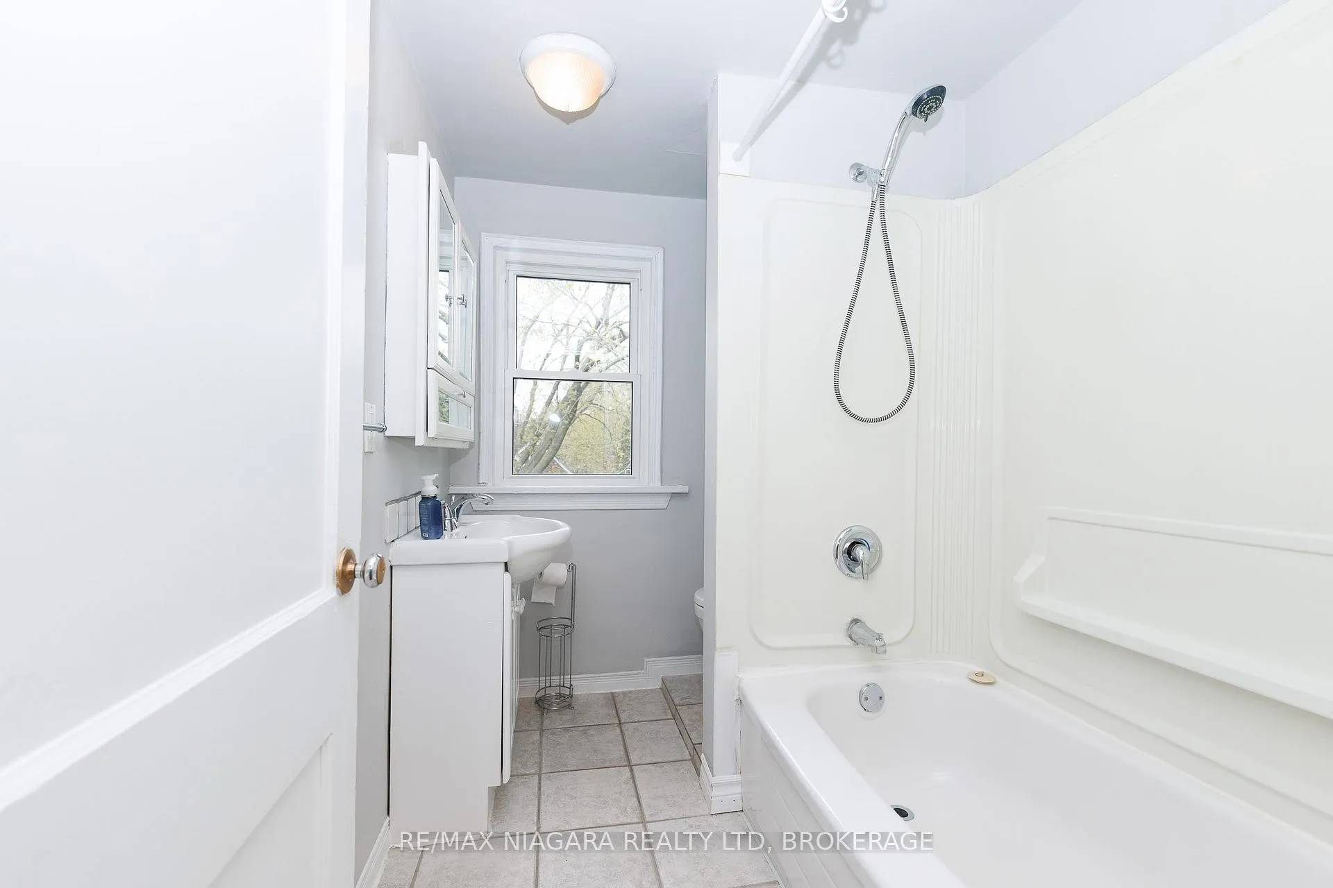 Photo 18 of 5015 Fifth Avenue, Niagara Falls, Cherrywood — HOMEH