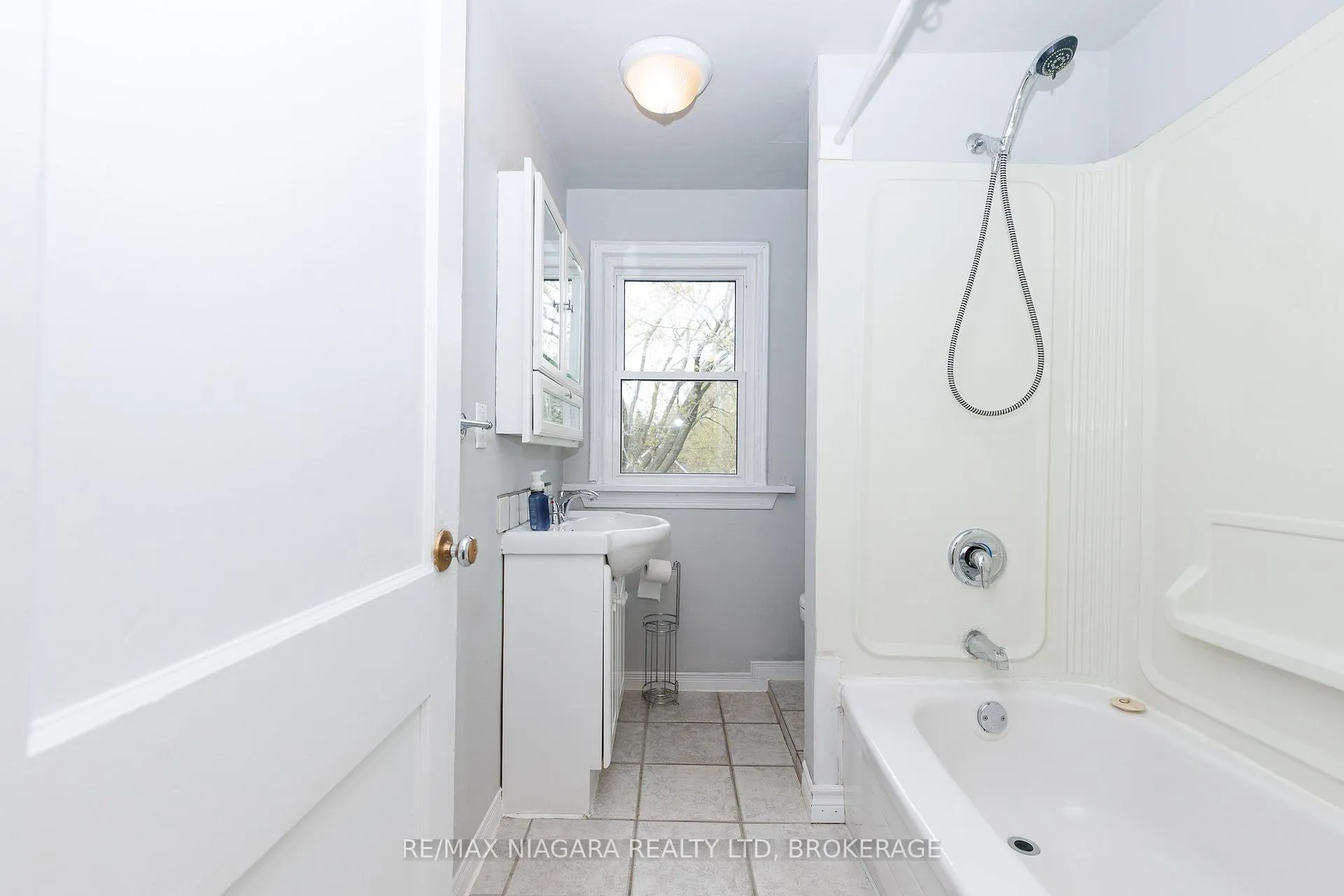 Photo 19 of 5015 Fifth Avenue, Niagara Falls, Cherrywood — HOMEH