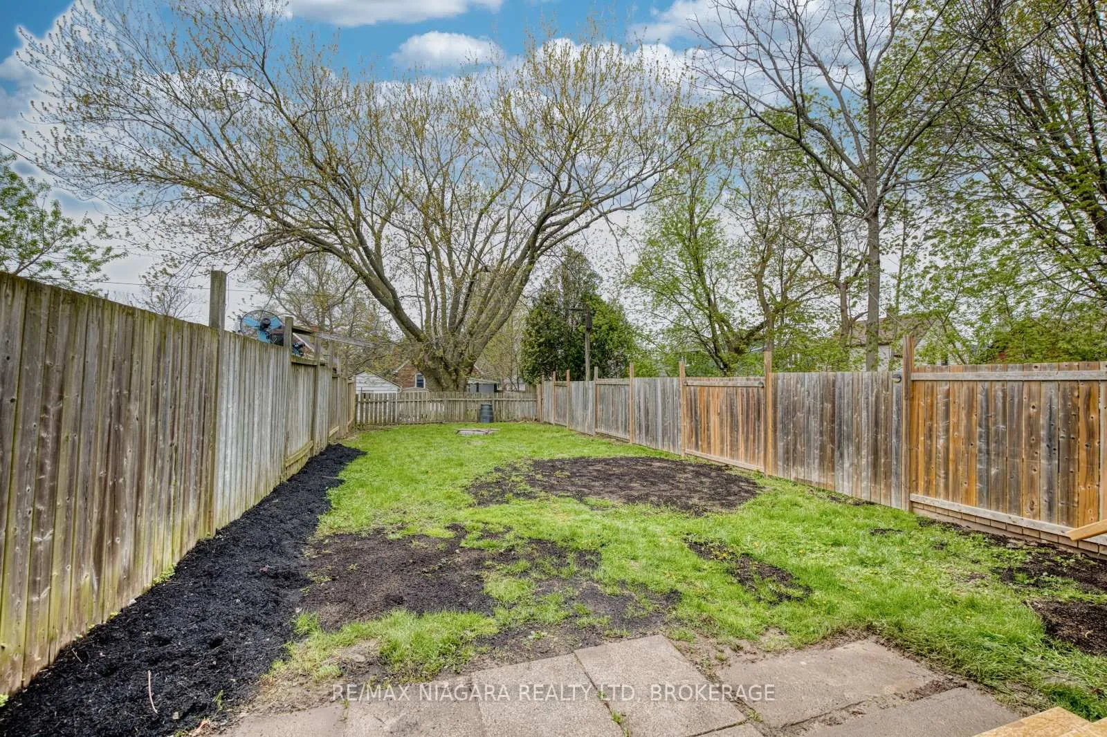 Photo 30 of 5015 Fifth Avenue, Niagara Falls, Cherrywood — HOMEH