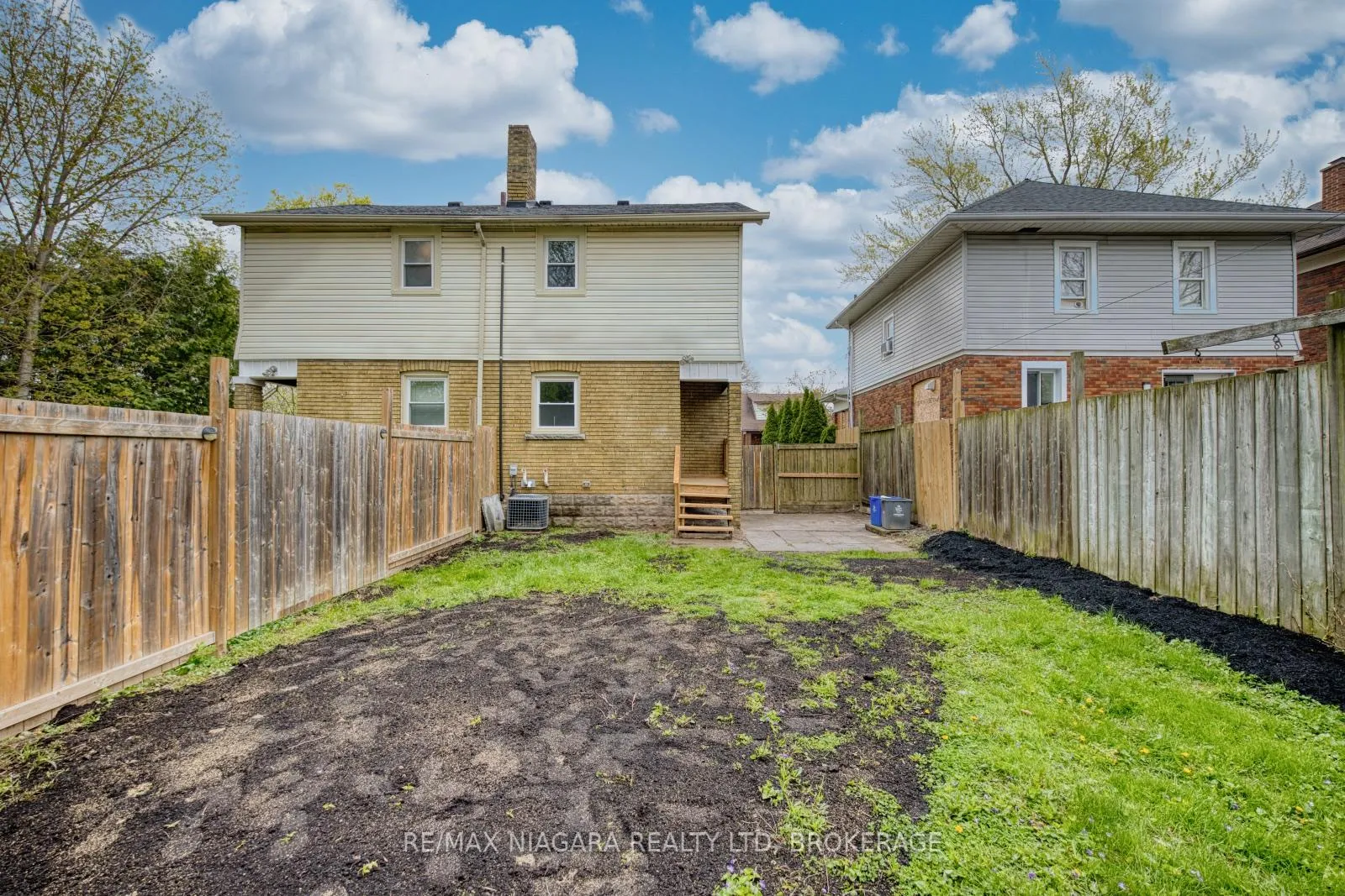 Photo 33 of 5015 Fifth Avenue, Niagara Falls, Cherrywood — HOMEH