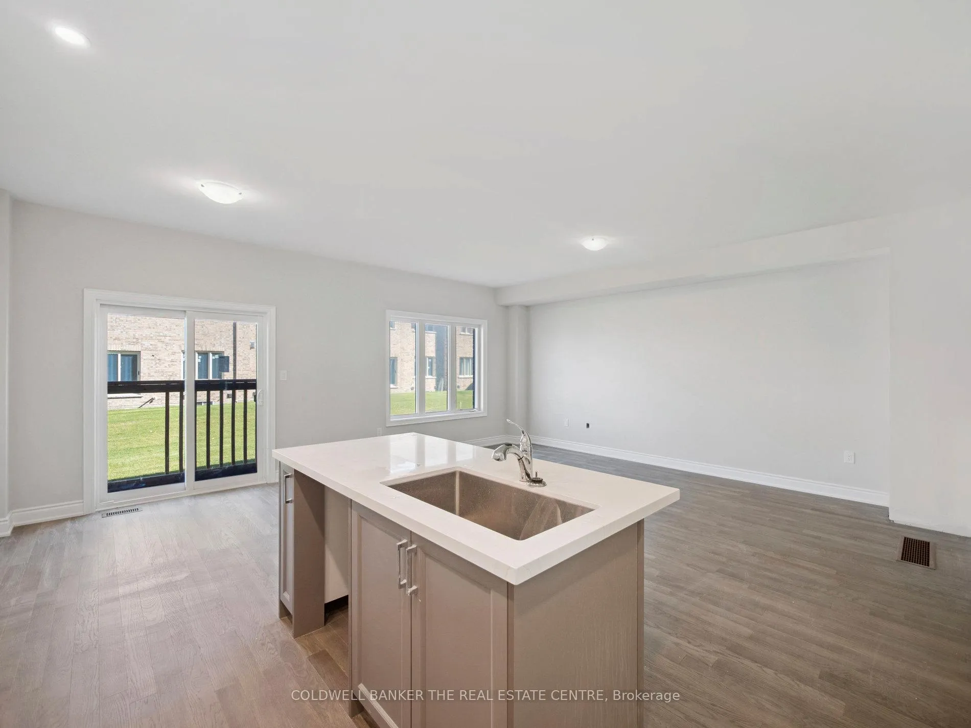 Photo 15 of 13 Hildred Cushing Way, Uxbridge — HOMEH