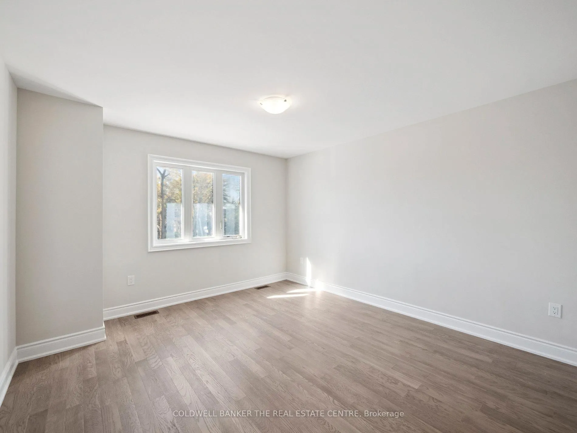 Photo 18 of 13 Hildred Cushing Way, Uxbridge — HOMEH