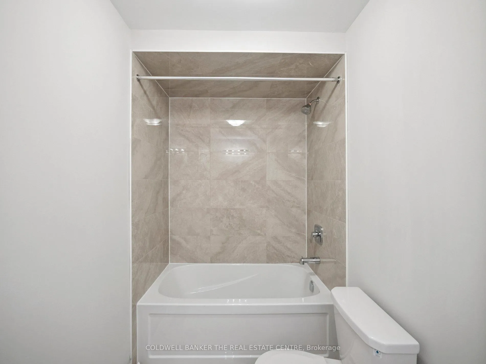 Photo 25 of 13 Hildred Cushing Way, Uxbridge — HOMEH