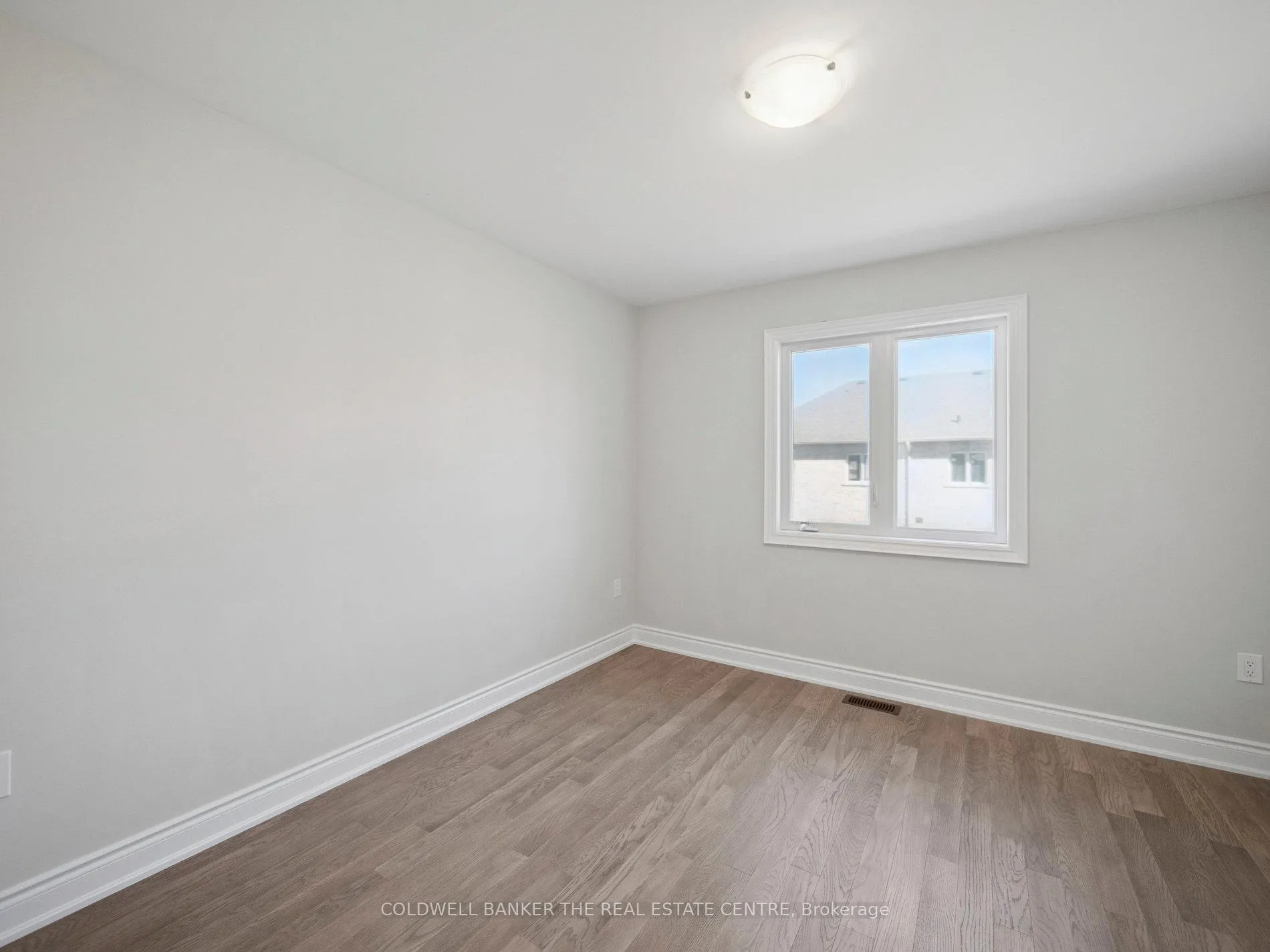 Photo 26 of 13 Hildred Cushing Way, Uxbridge — HOMEH