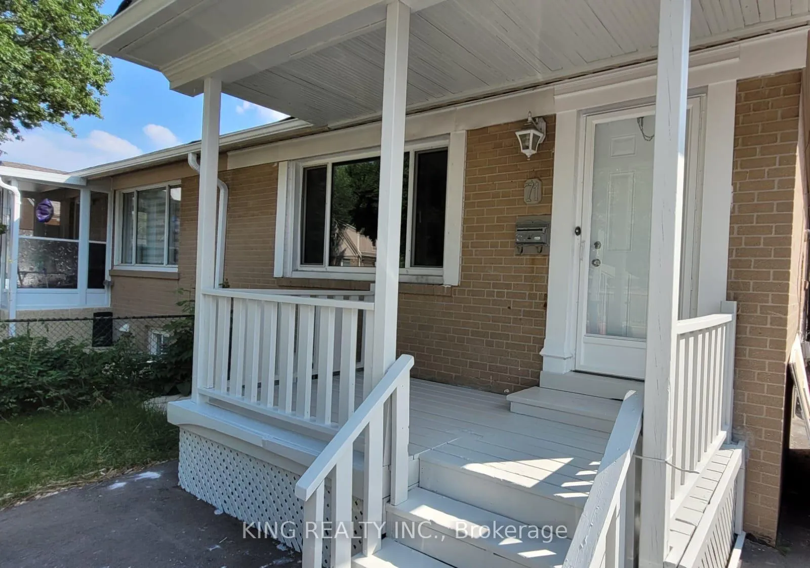 Photo 2 of 71 Mcmurchy Avenue S, Brampton, Brampton South — HOMEH