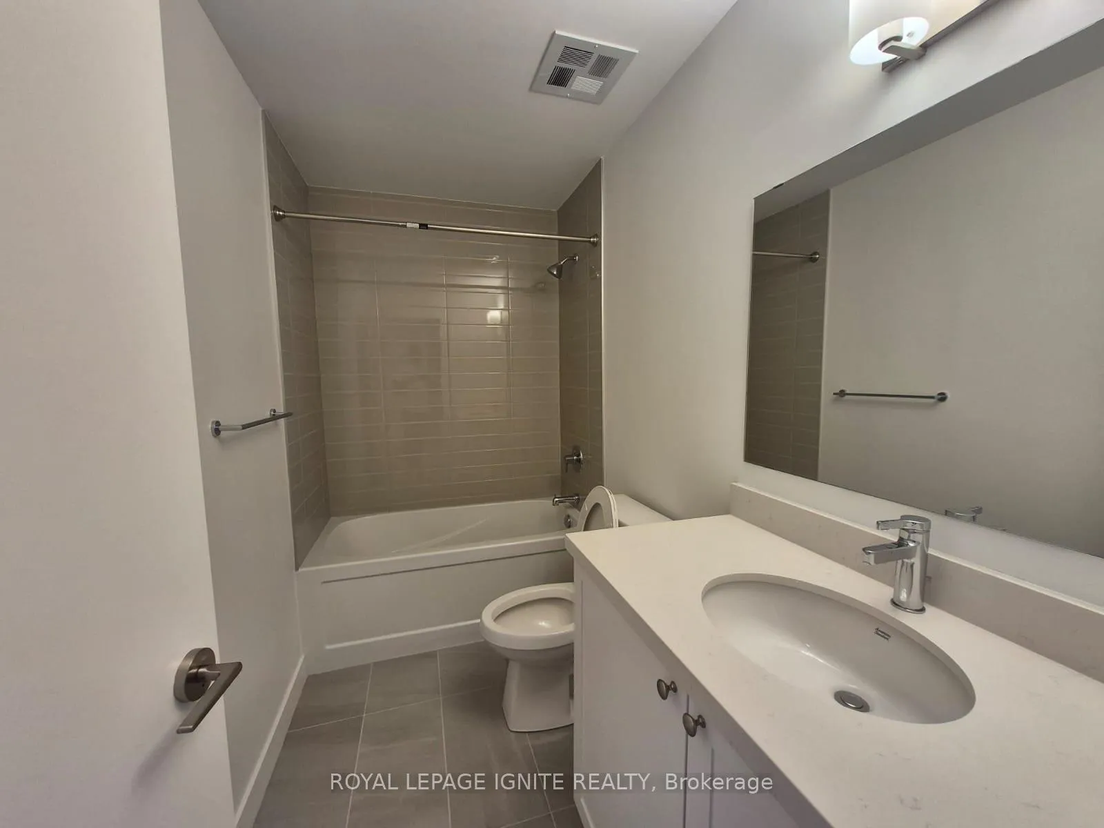 Photo 8 of Unit 105, 55 Clarington Boulevard, Clarington, Bowmanville — HOMEH
