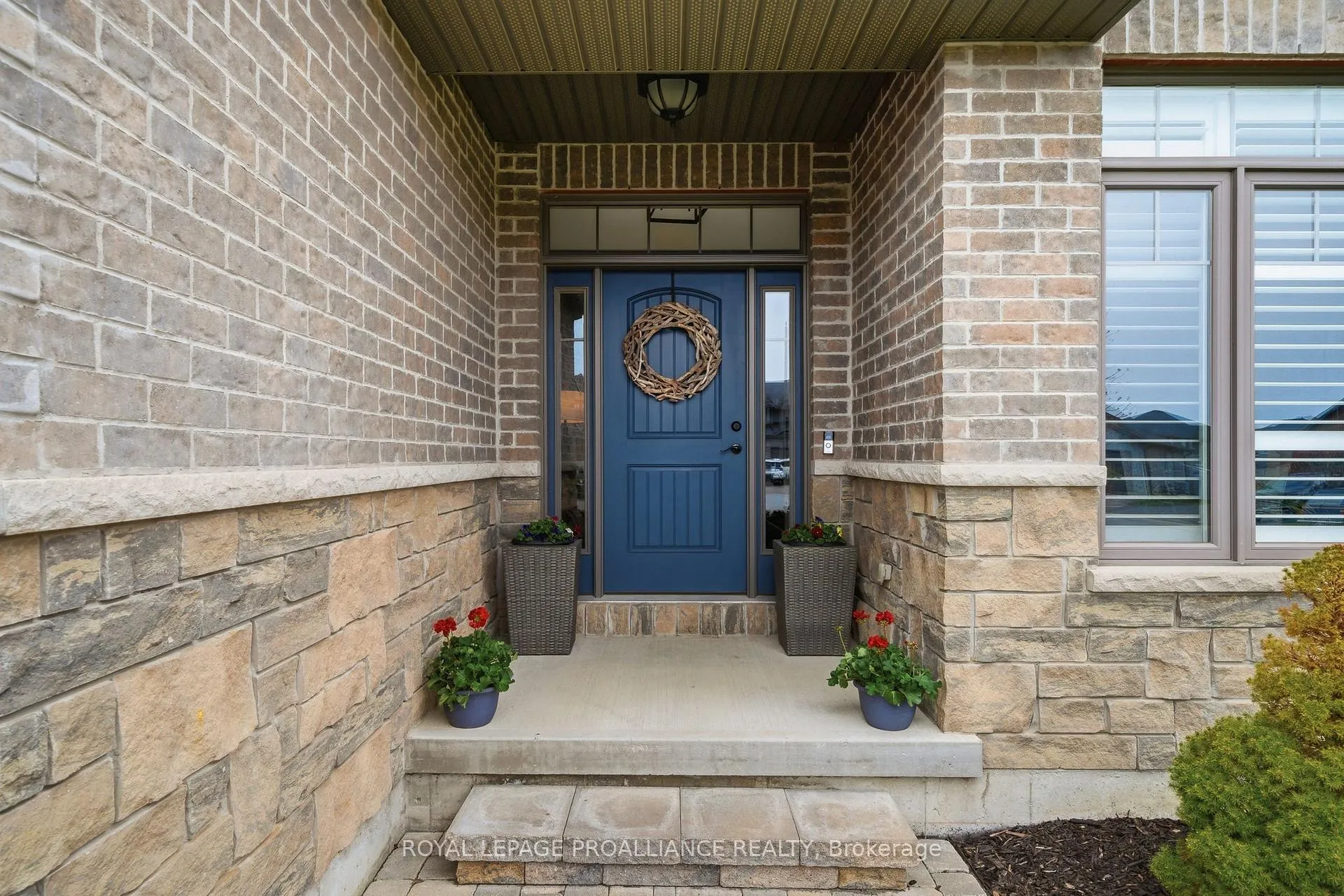 Photo 4 of 18 Trinity Court, Belleville, Thurlow Ward — HOMEH