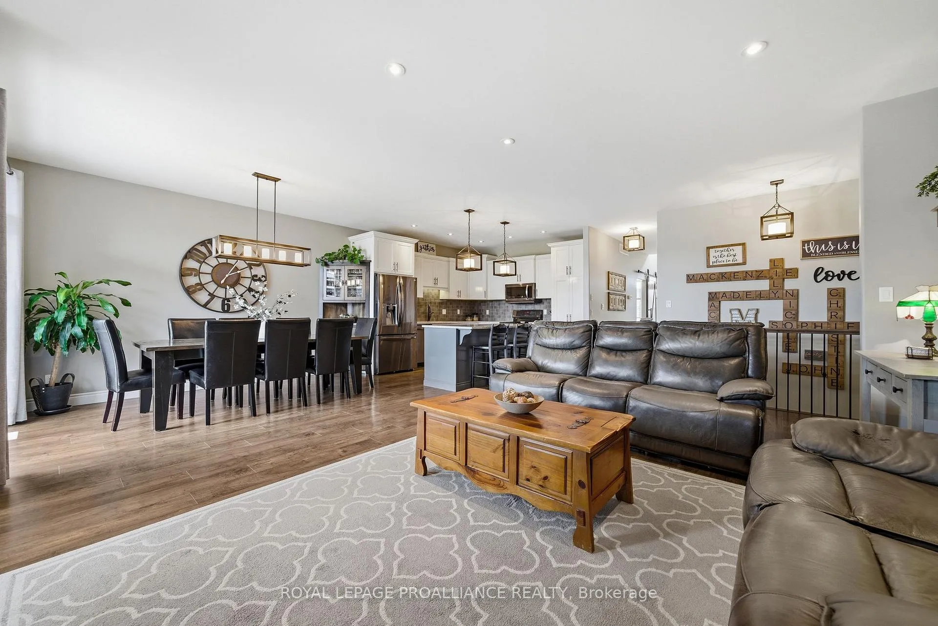 Photo 17 of 18 Trinity Court, Belleville, Thurlow Ward — HOMEH