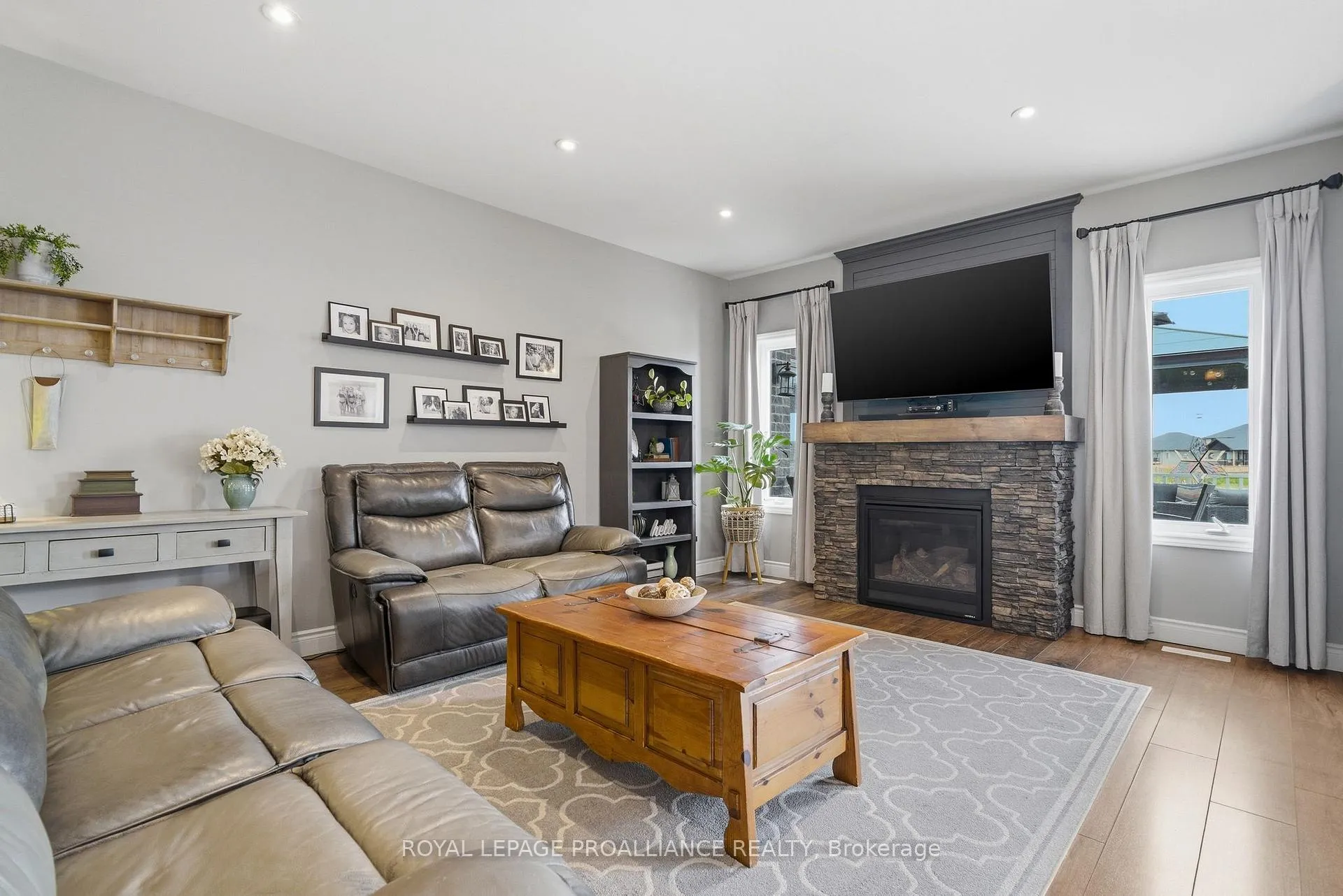 Photo 18 of 18 Trinity Court, Belleville, Thurlow Ward — HOMEH