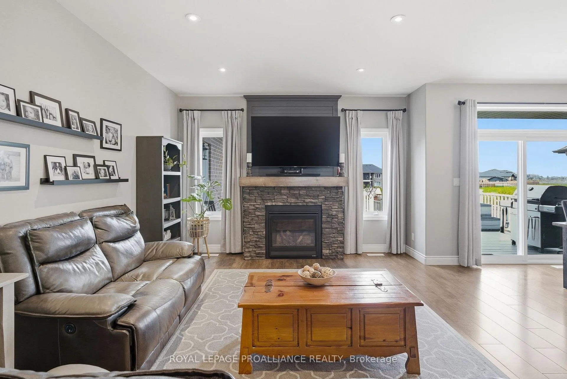 Photo 19 of 18 Trinity Court, Belleville, Thurlow Ward — HOMEH