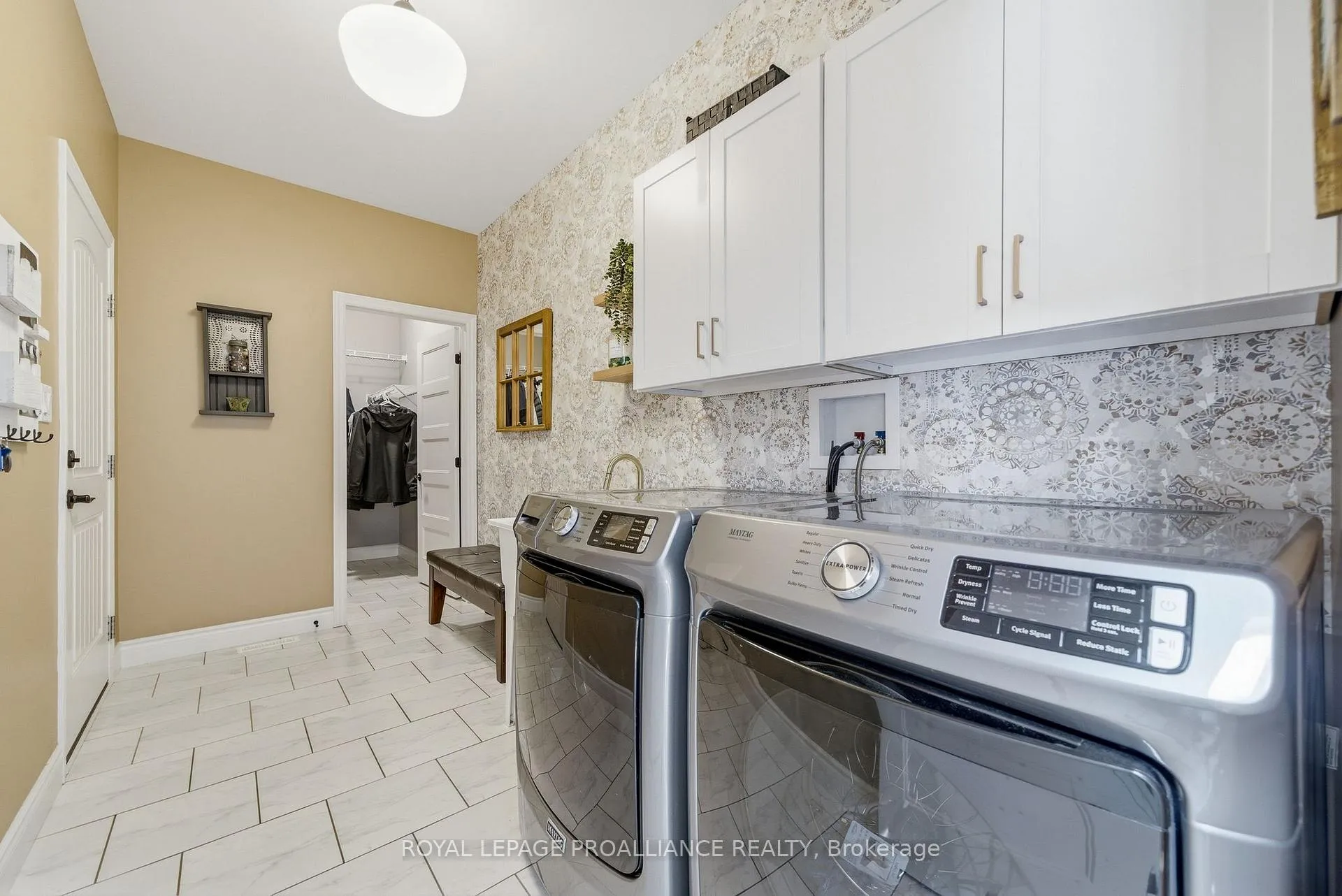 Photo 20 of 18 Trinity Court, Belleville, Thurlow Ward — HOMEH