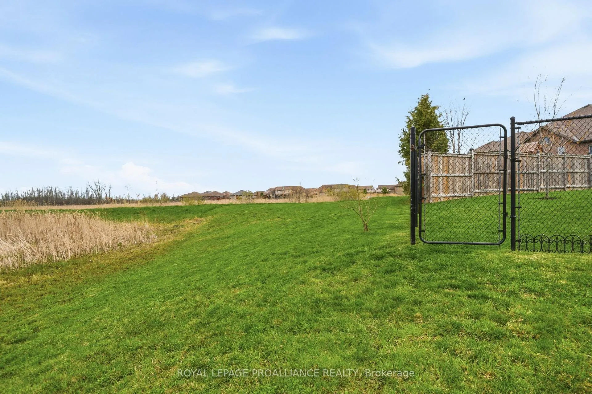 Photo 49 of 18 Trinity Court, Belleville, Thurlow Ward — HOMEH