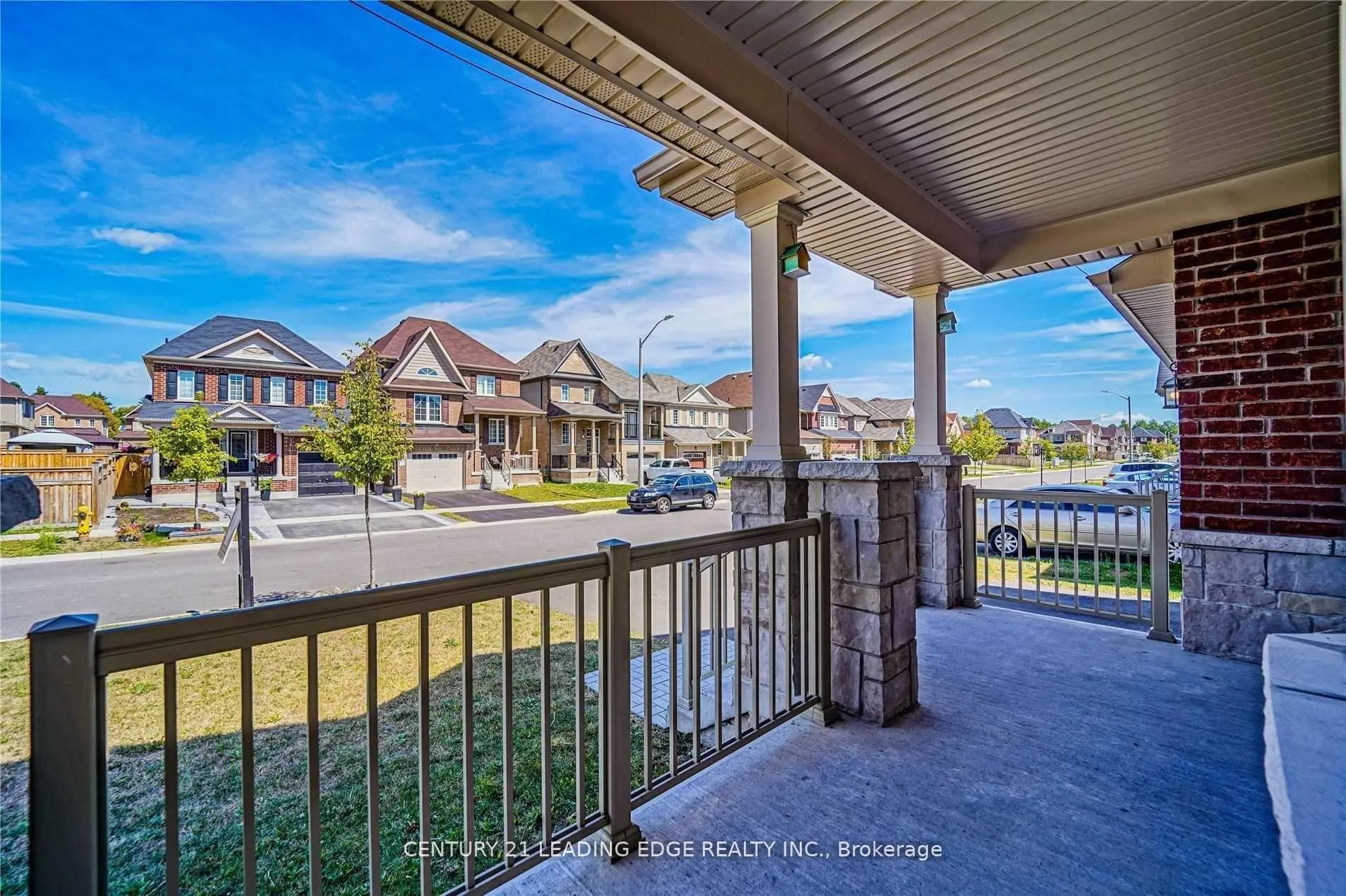 Photo 4 of 75 Henry Smith Avenue, Clarington, Bowmanville — HOMEH