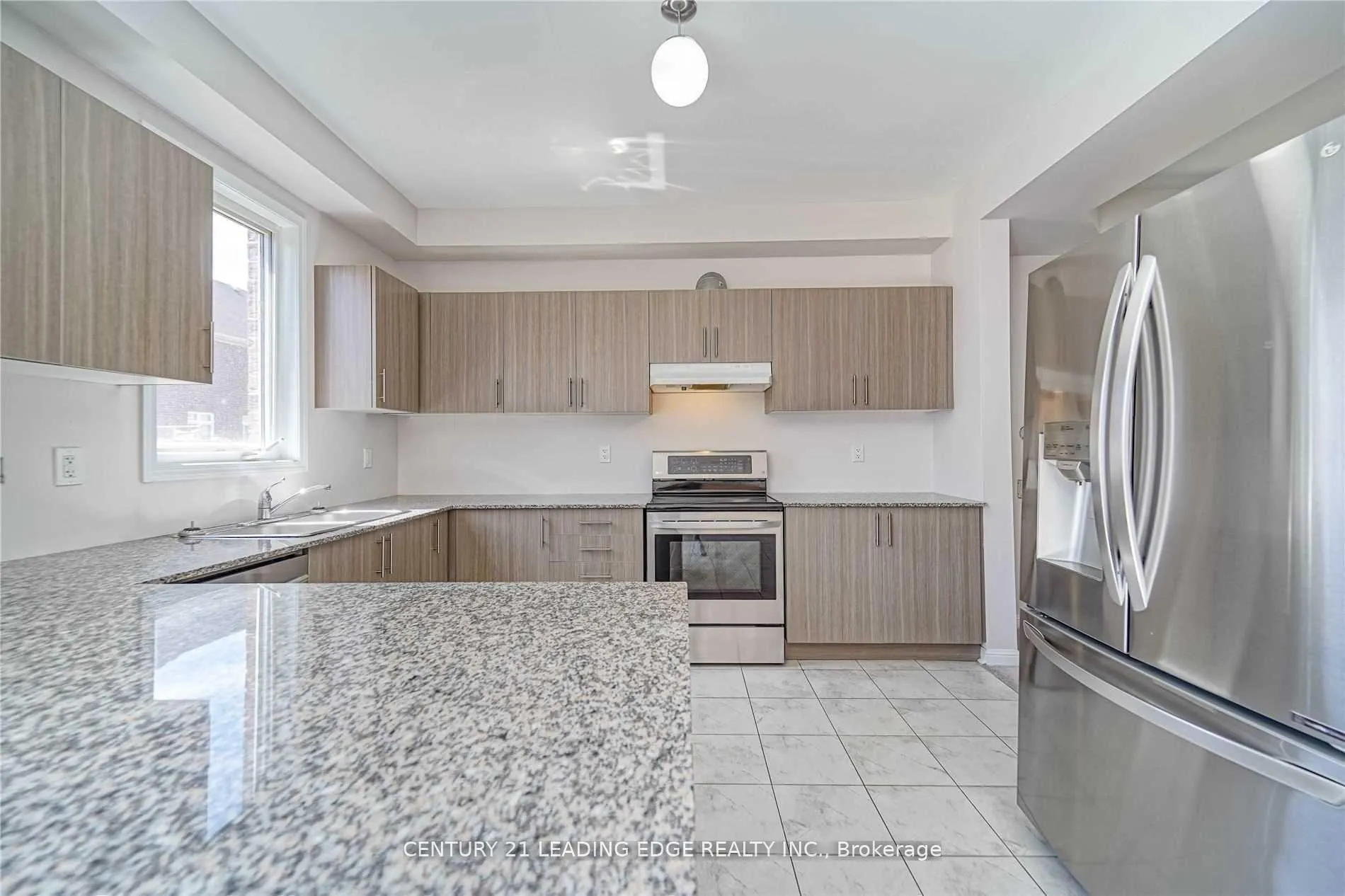 Photo 11 of 75 Henry Smith Avenue, Clarington, Bowmanville — HOMEH