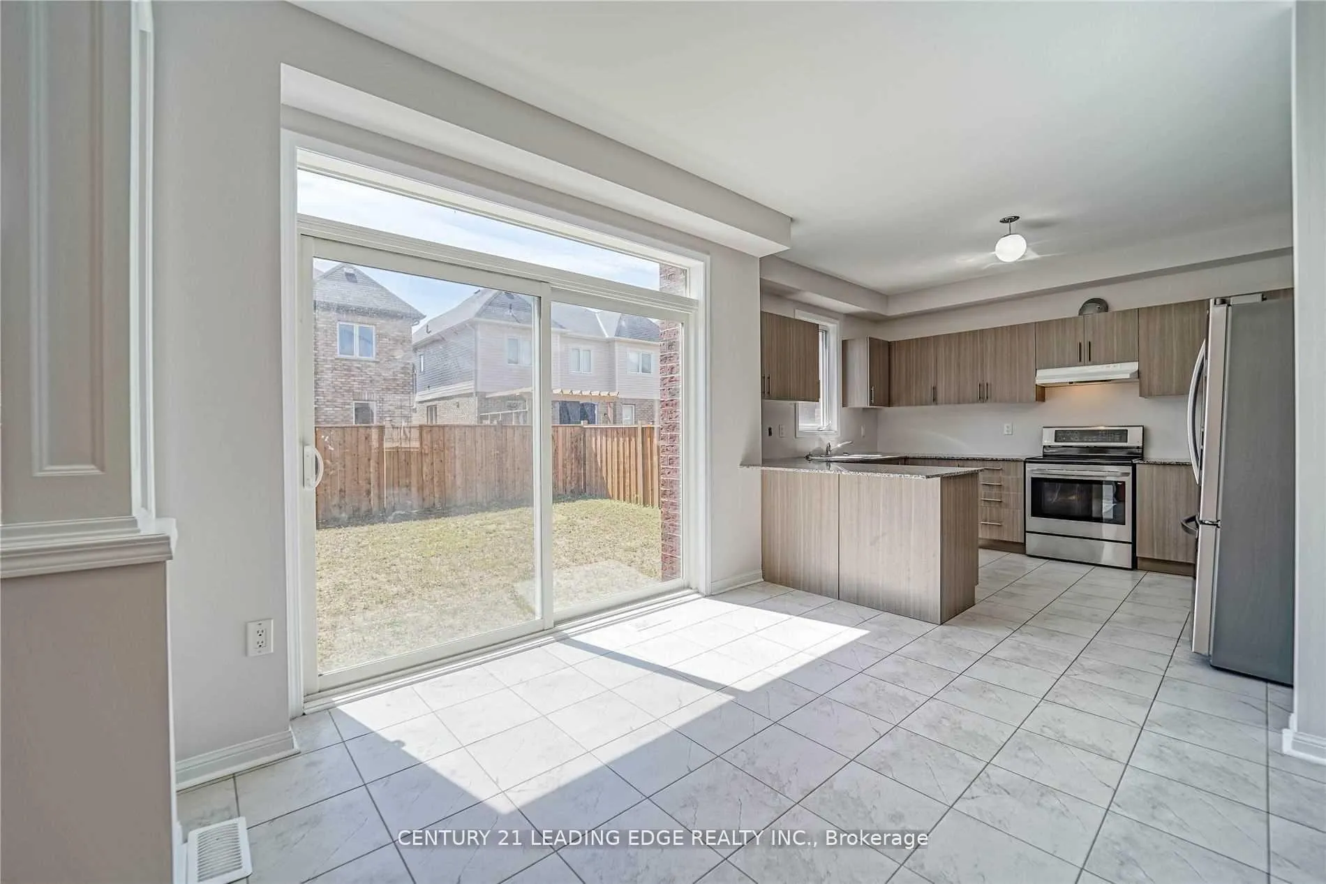 Photo 15 of 75 Henry Smith Avenue, Clarington, Bowmanville — HOMEH