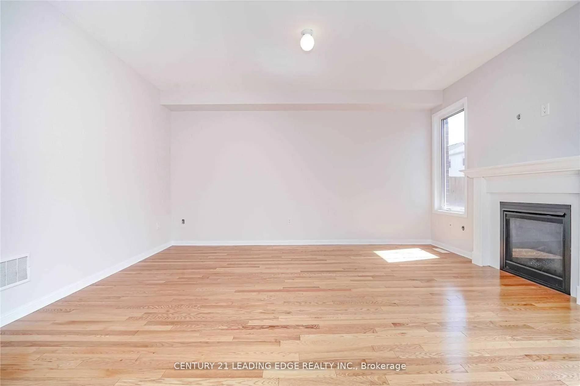 Photo 16 of 75 Henry Smith Avenue, Clarington, Bowmanville — HOMEH
