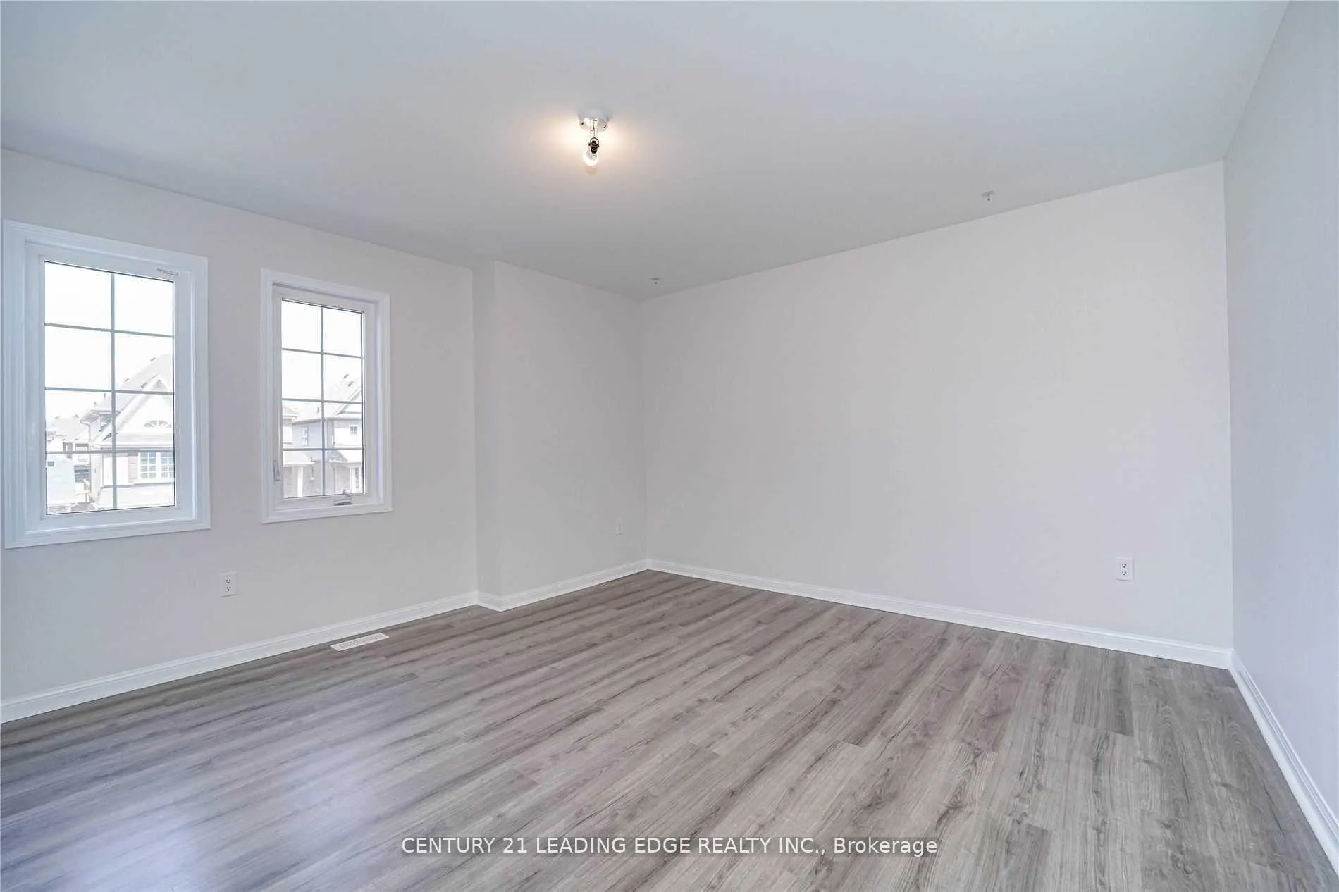 Photo 25 of 75 Henry Smith Avenue, Clarington, Bowmanville — HOMEH