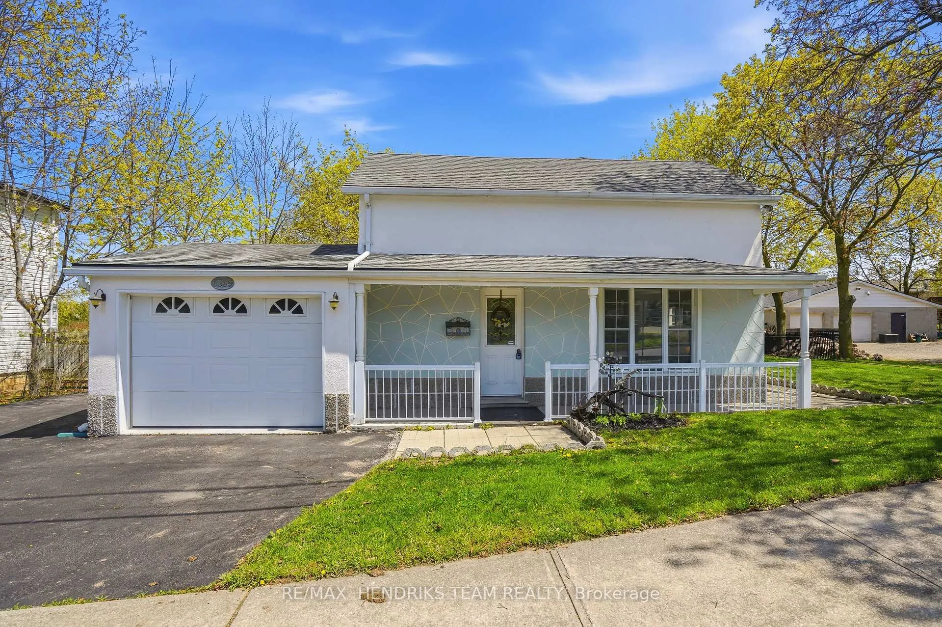 Photo 1 of 4369 Lincoln Avenue, Lincoln, Beamsville — HOMEH