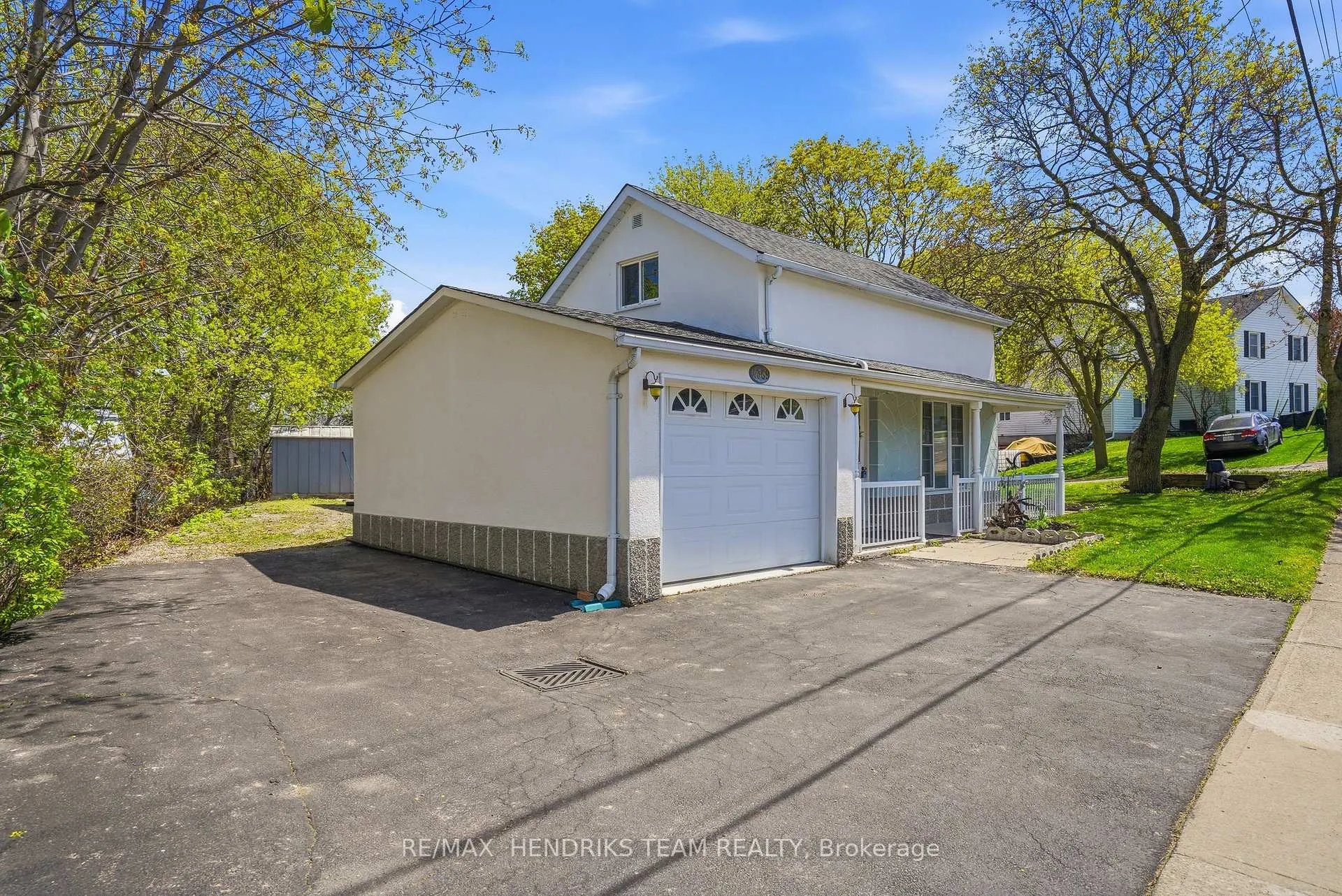 Photo 2 of 4369 Lincoln Avenue, Lincoln, Beamsville — HOMEH