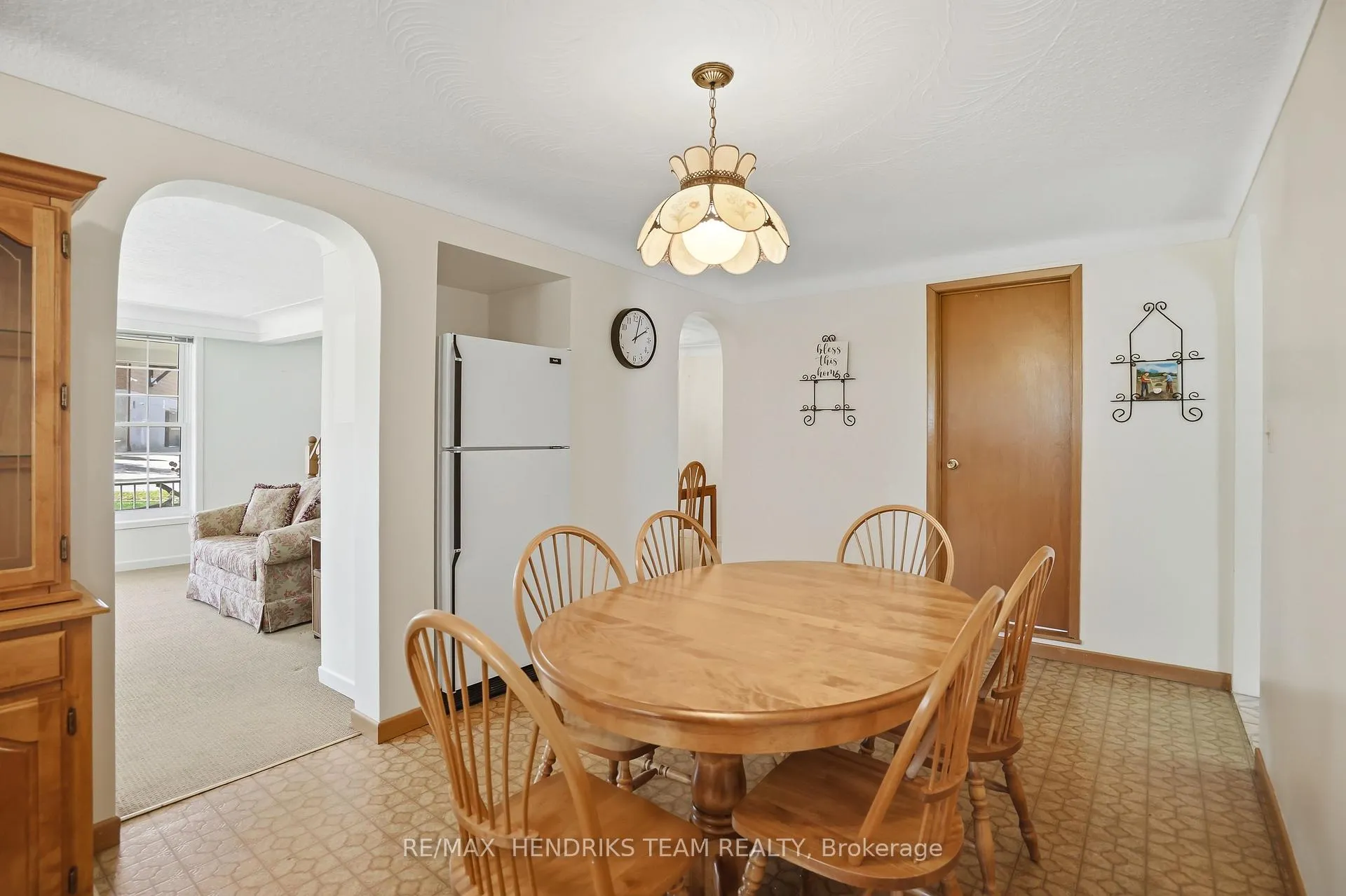 Photo 8 of 4369 Lincoln Avenue, Lincoln, Beamsville — HOMEH