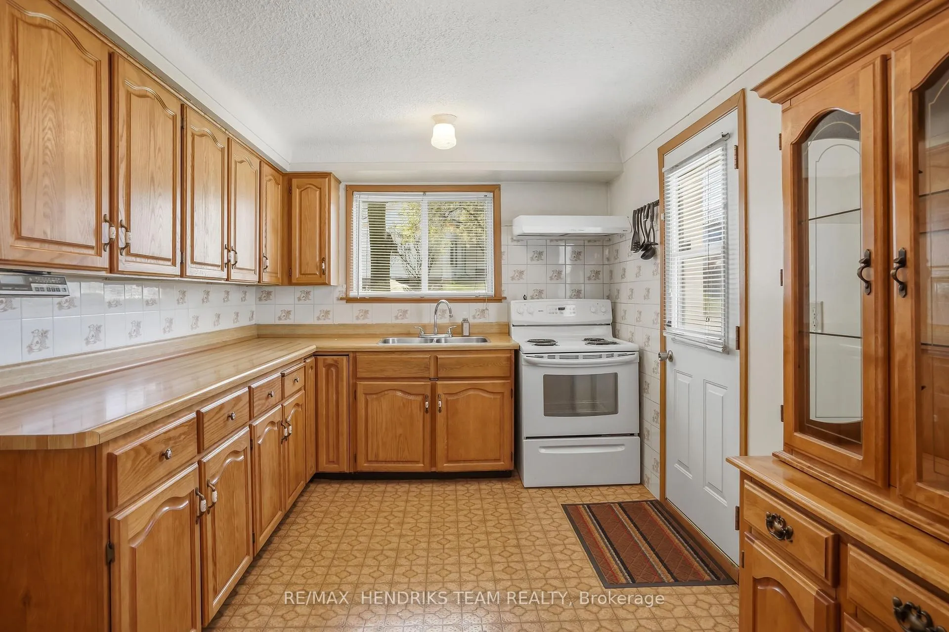 Photo 11 of 4369 Lincoln Avenue, Lincoln, Beamsville — HOMEH