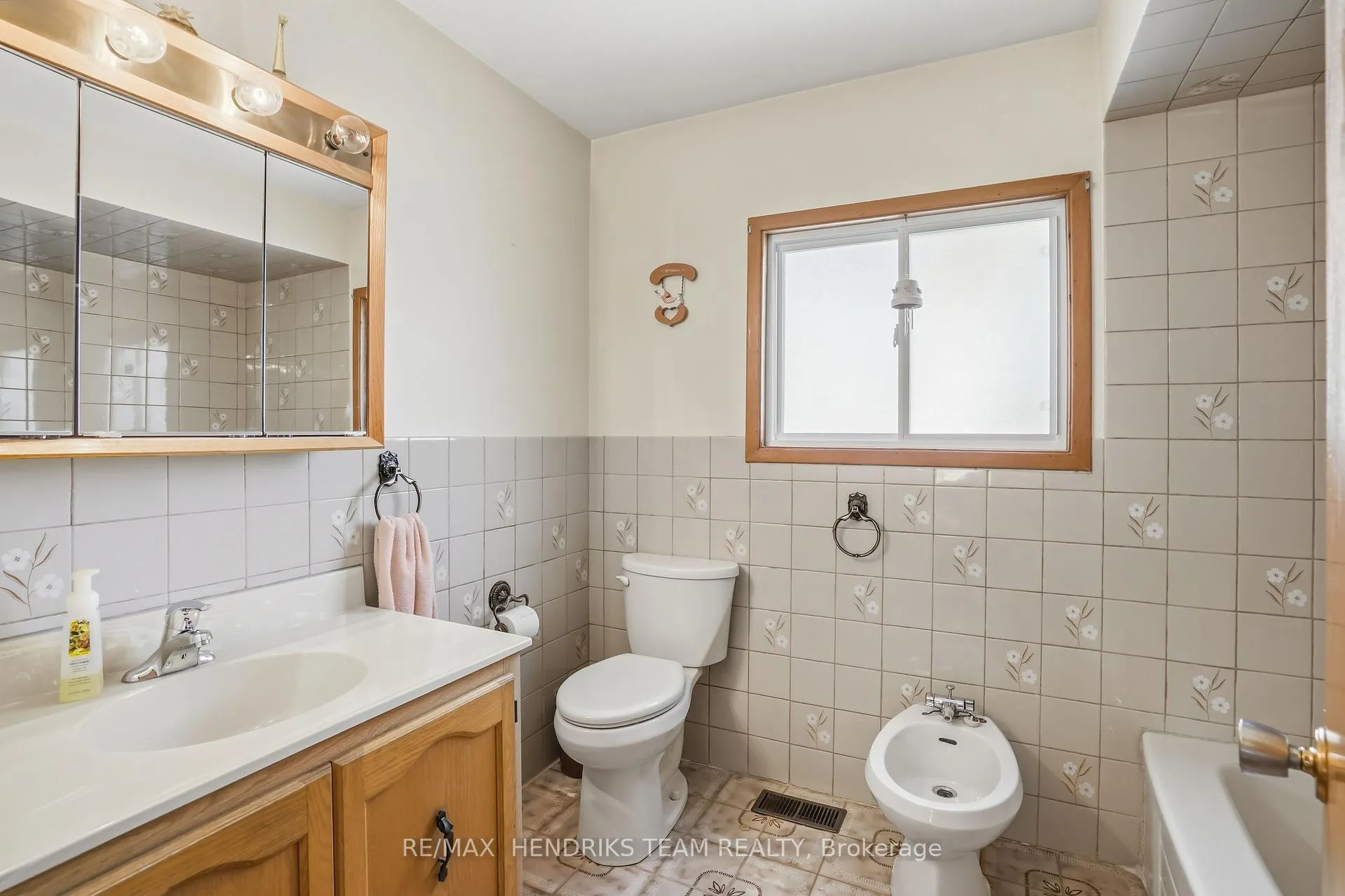 Photo 14 of 4369 Lincoln Avenue, Lincoln, Beamsville — HOMEH