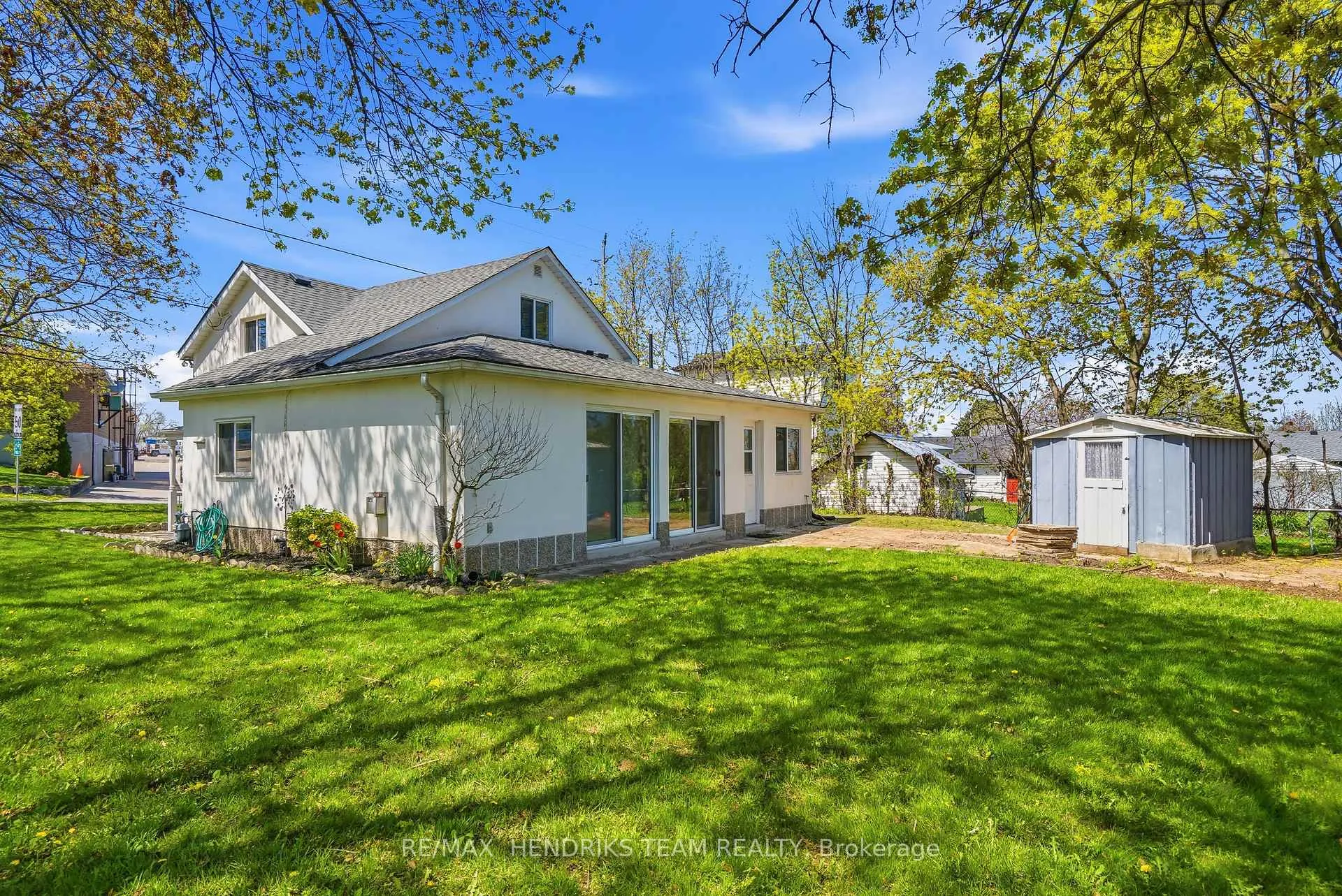Photo 24 of 4369 Lincoln Avenue, Lincoln, Beamsville — HOMEH