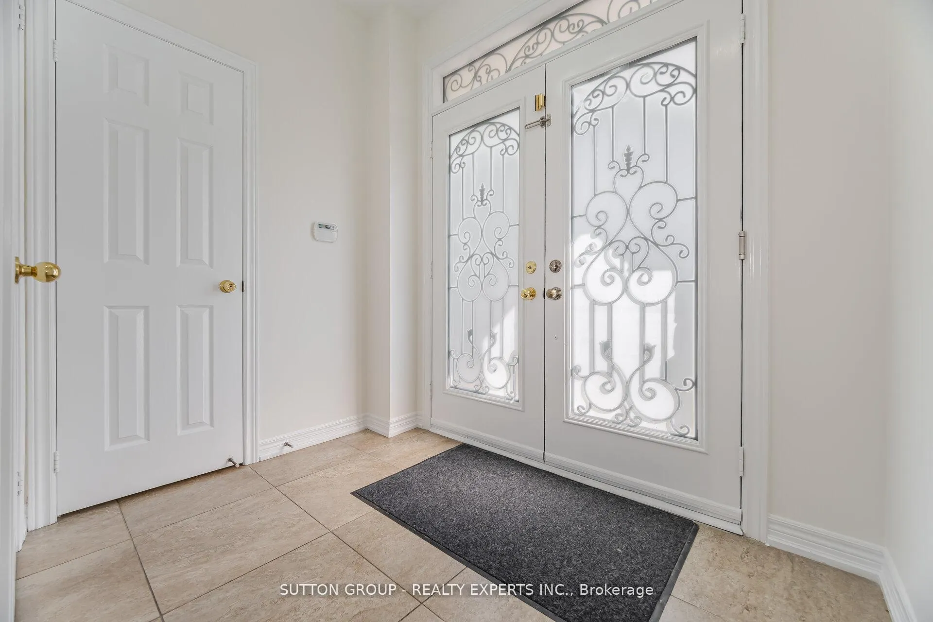 Photo 4 of Unit Upper, 5 Freedom Oaks Trail, Brampton, Bram East — HOMEH