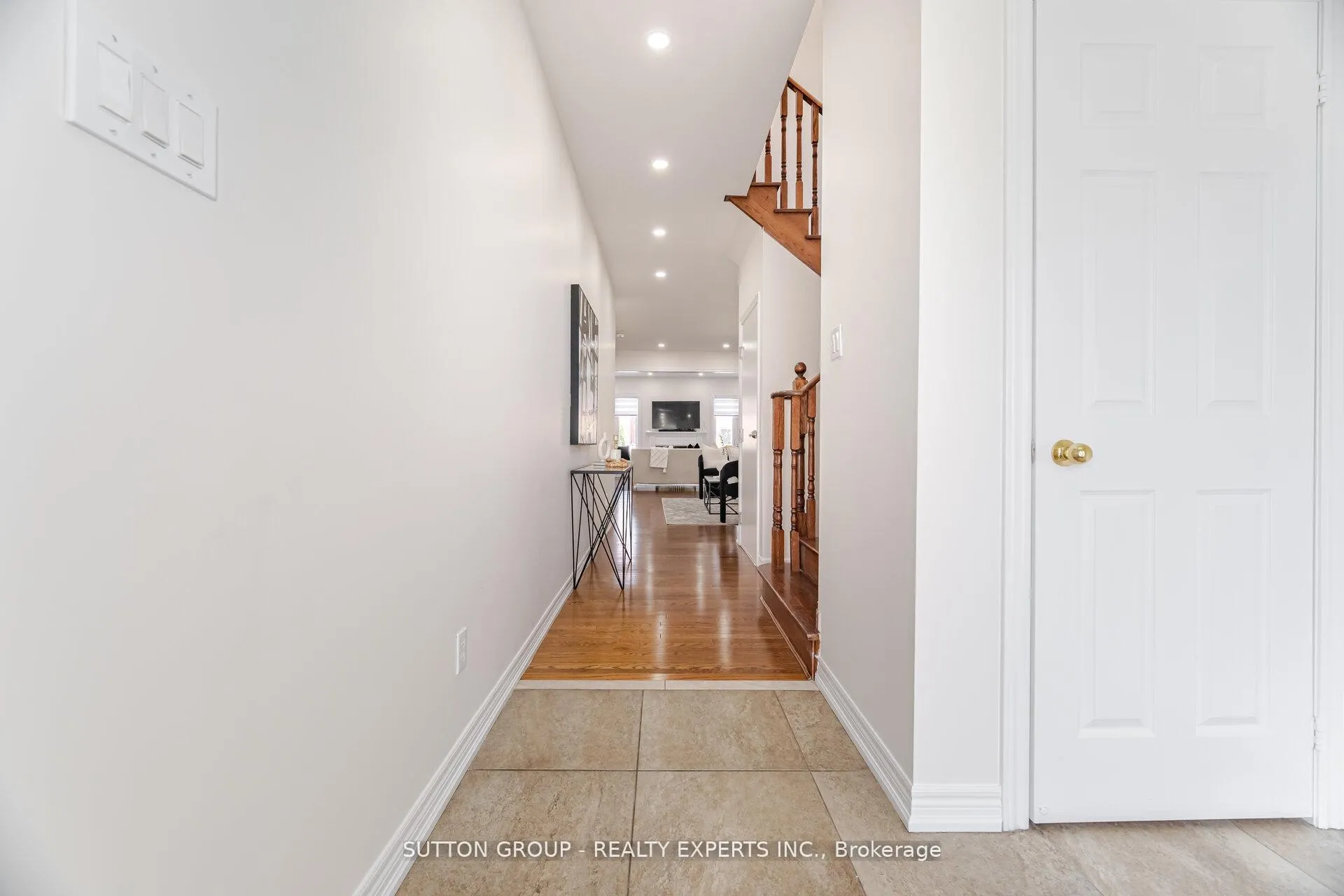 Photo 5 of Unit Upper, 5 Freedom Oaks Trail, Brampton, Bram East — HOMEH