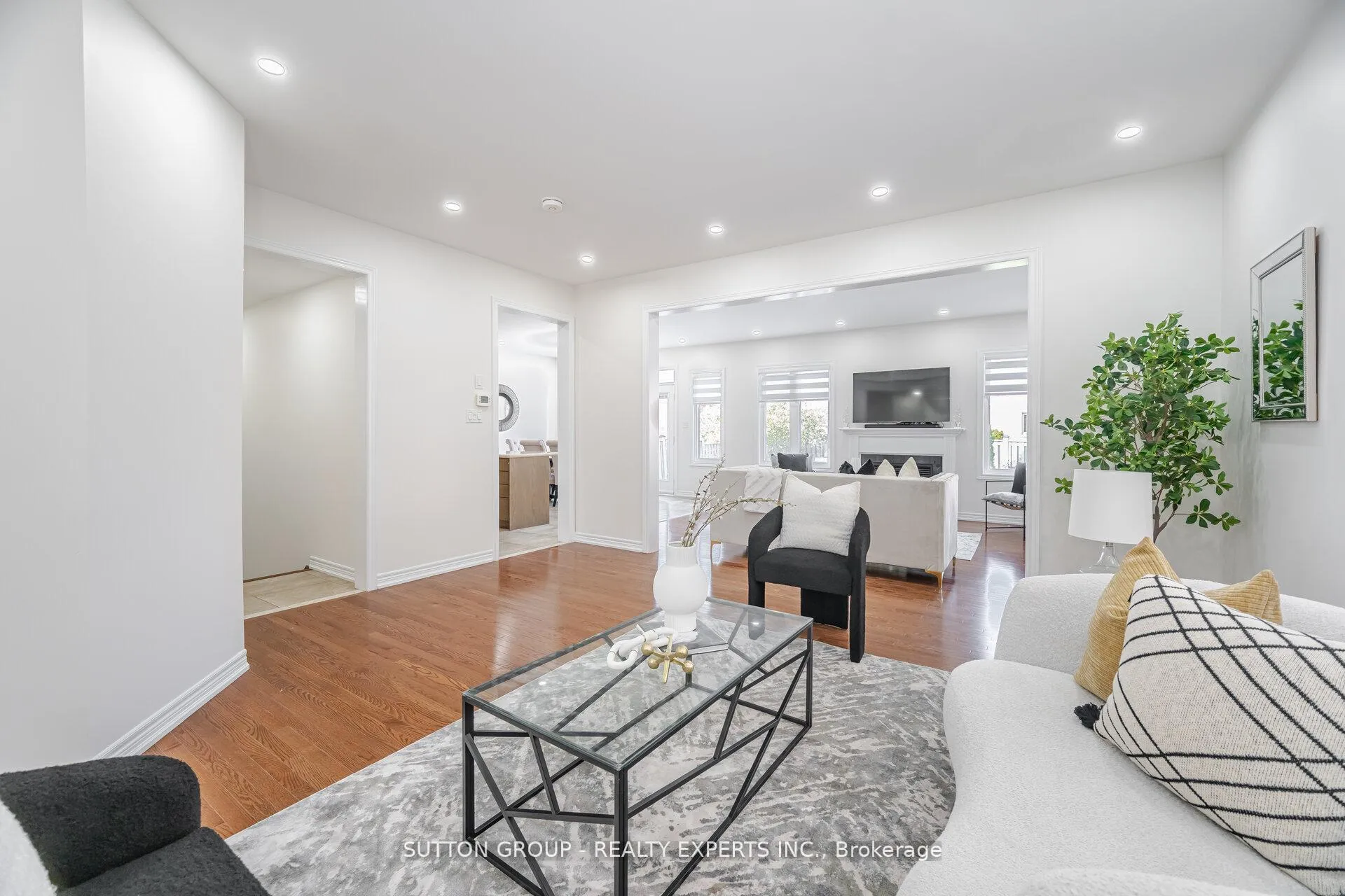 Photo 8 of Unit Upper, 5 Freedom Oaks Trail, Brampton, Bram East — HOMEH