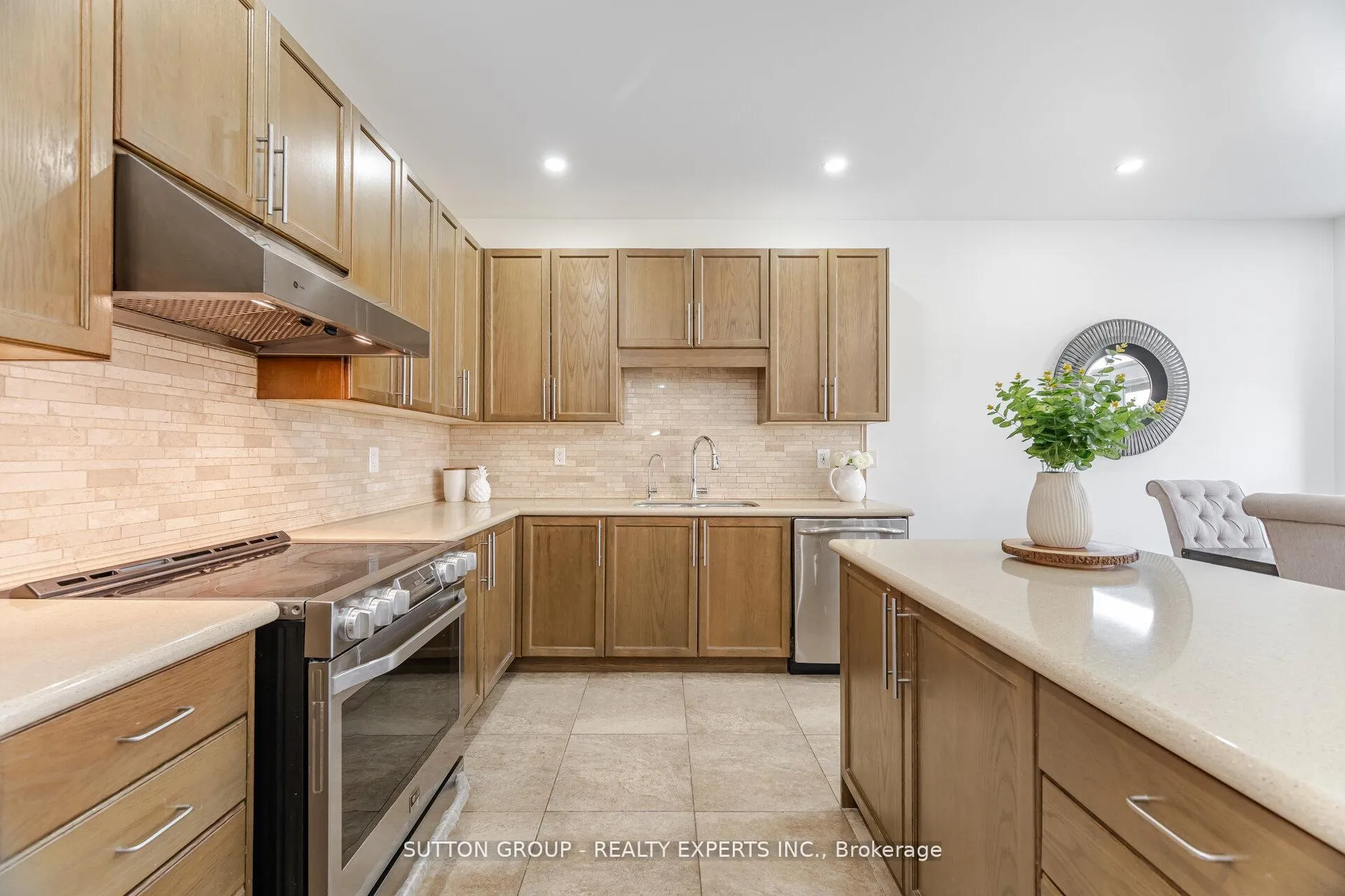 Photo 11 of Unit Upper, 5 Freedom Oaks Trail, Brampton, Bram East — HOMEH