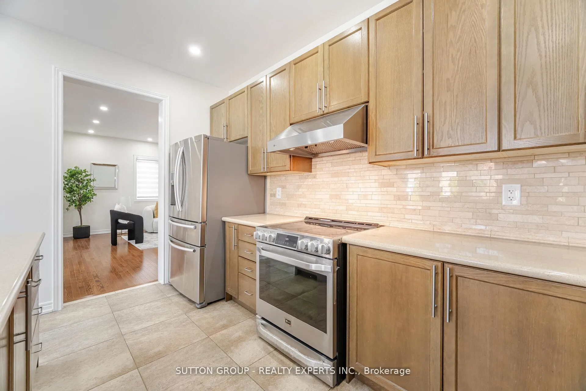 Photo 12 of Unit Upper, 5 Freedom Oaks Trail, Brampton, Bram East — HOMEH