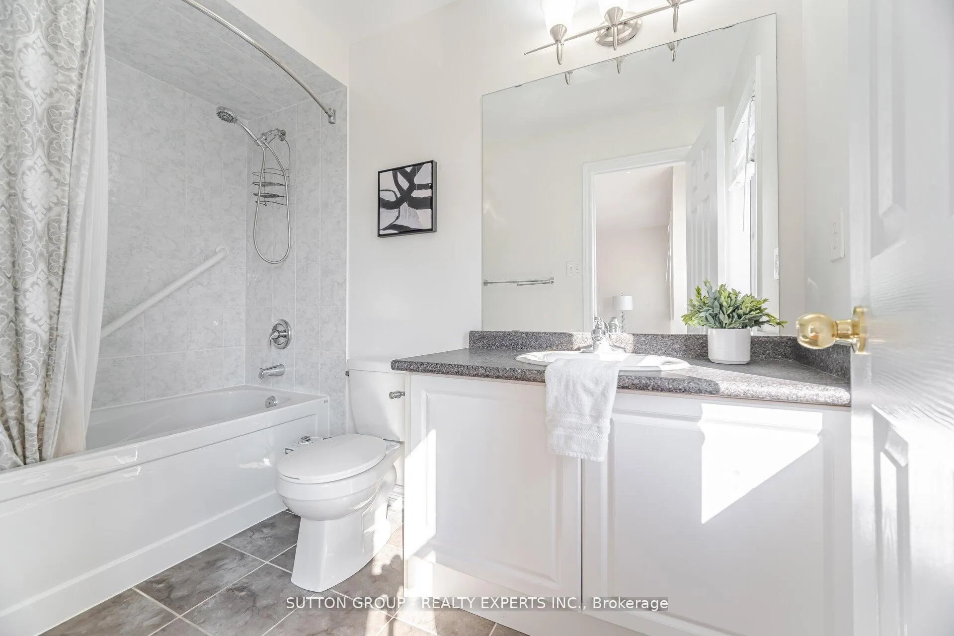 Photo 34 of Unit Upper, 5 Freedom Oaks Trail, Brampton, Bram East — HOMEH