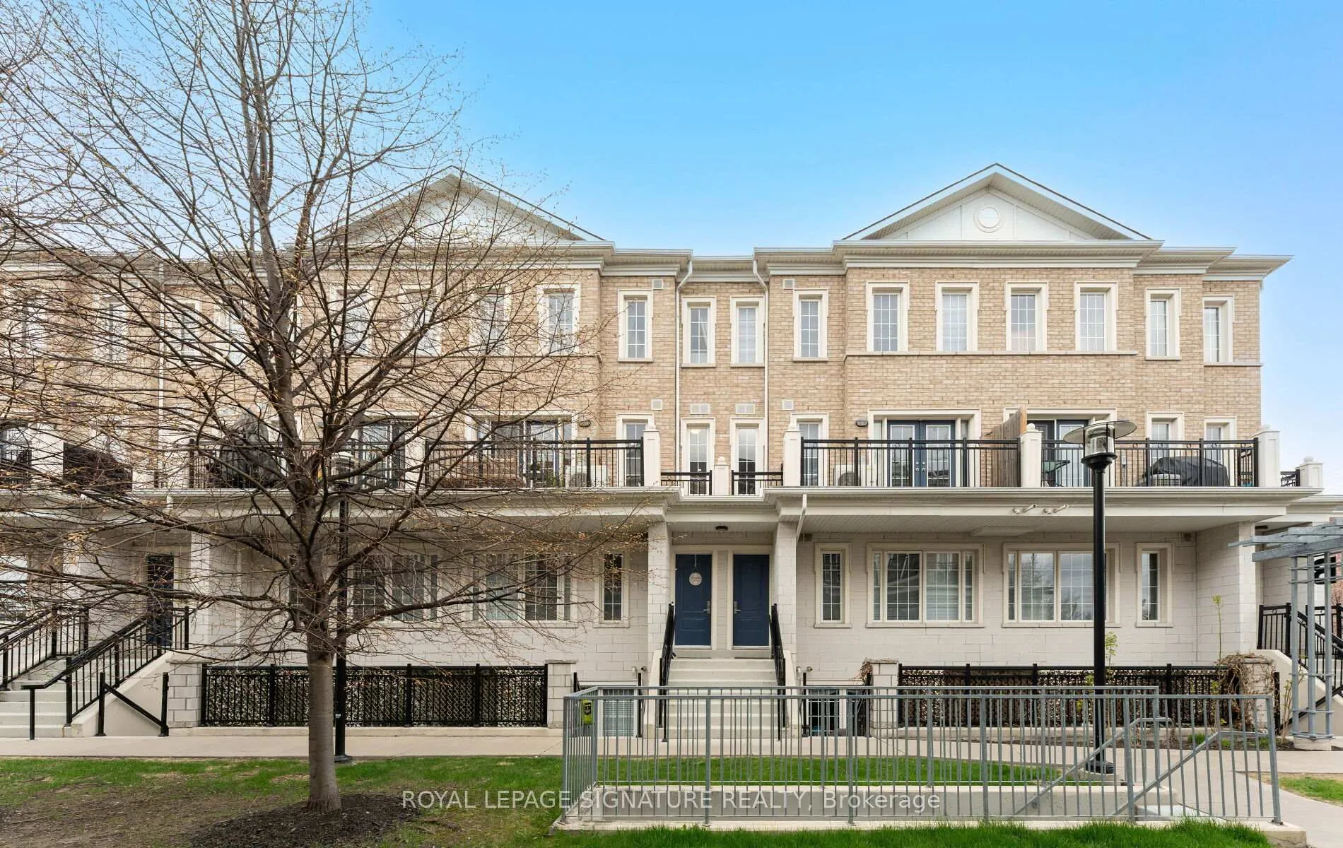 Photo 1 of Unit B05, 26 Bruce Street, Vaughan, East Woodbridge — HOMEH