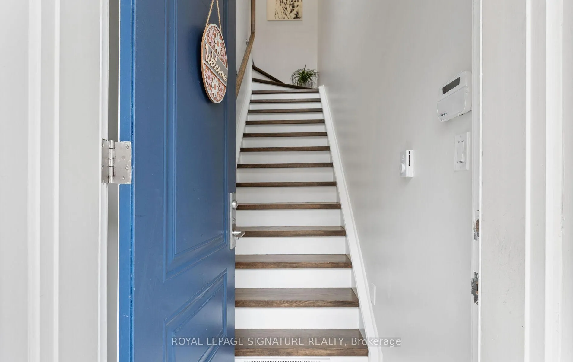Photo 4 of Unit B05, 26 Bruce Street, Vaughan, East Woodbridge — HOMEH