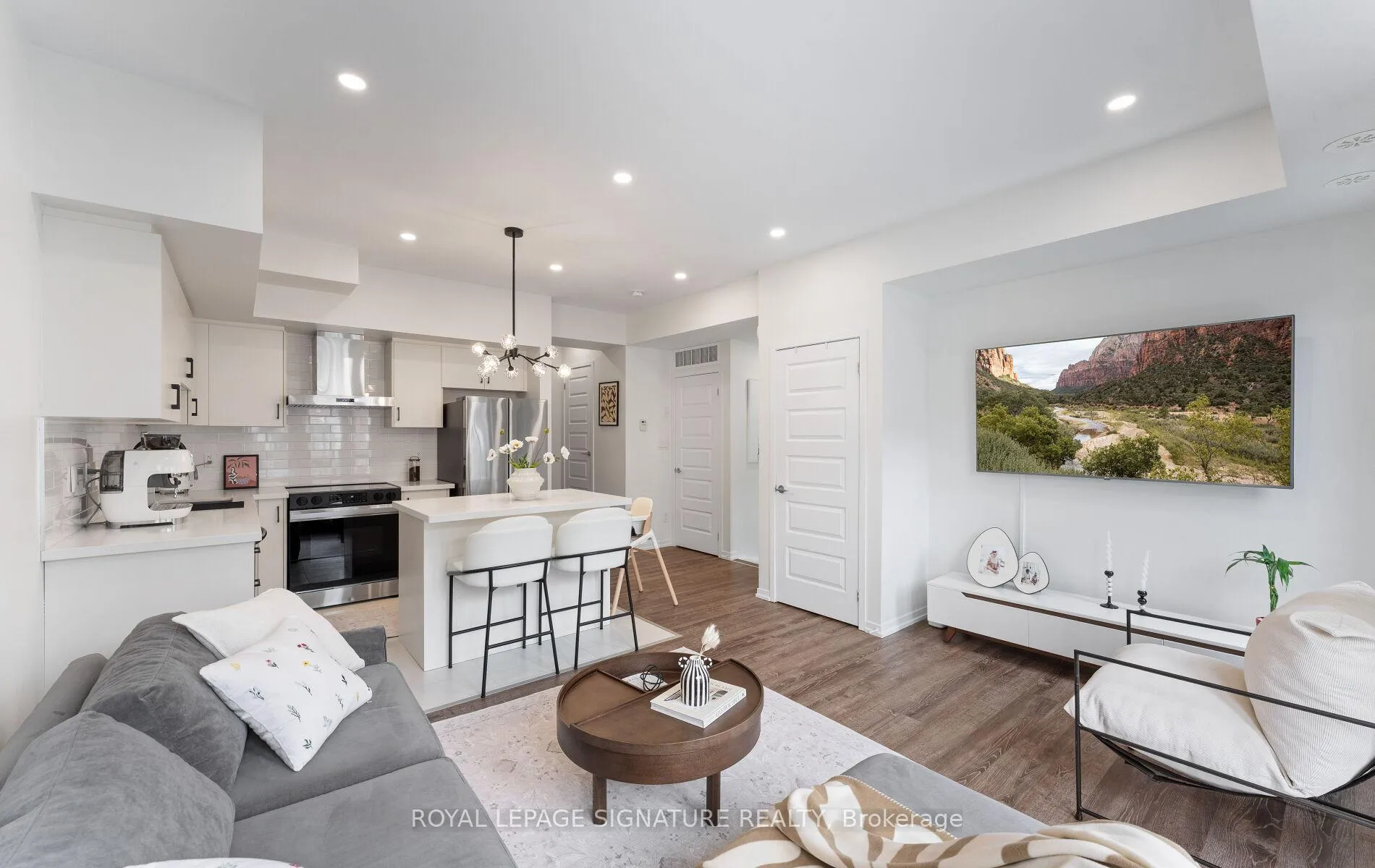 Photo 6 of Unit B05, 26 Bruce Street, Vaughan, East Woodbridge — HOMEH