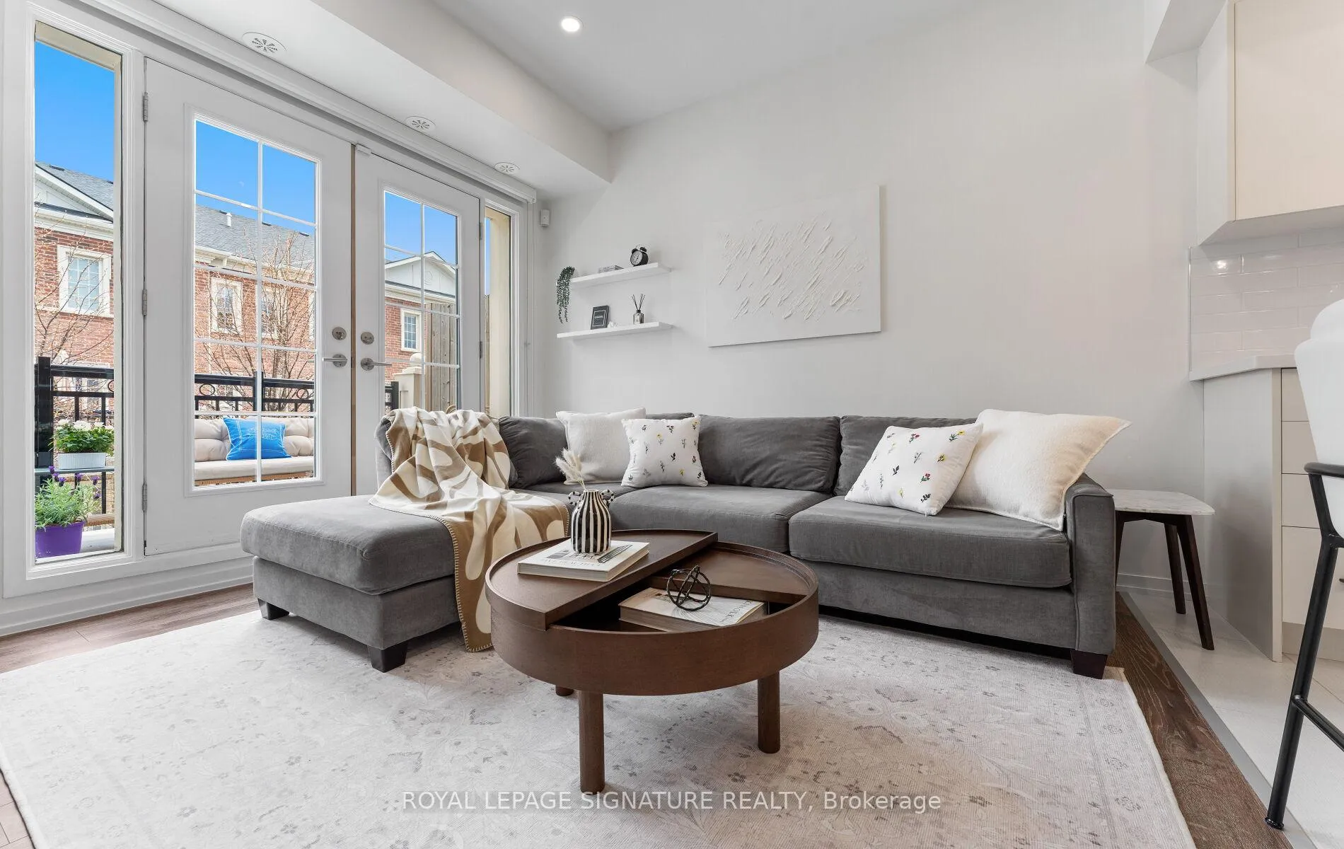Photo 7 of Unit B05, 26 Bruce Street, Vaughan, East Woodbridge — HOMEH