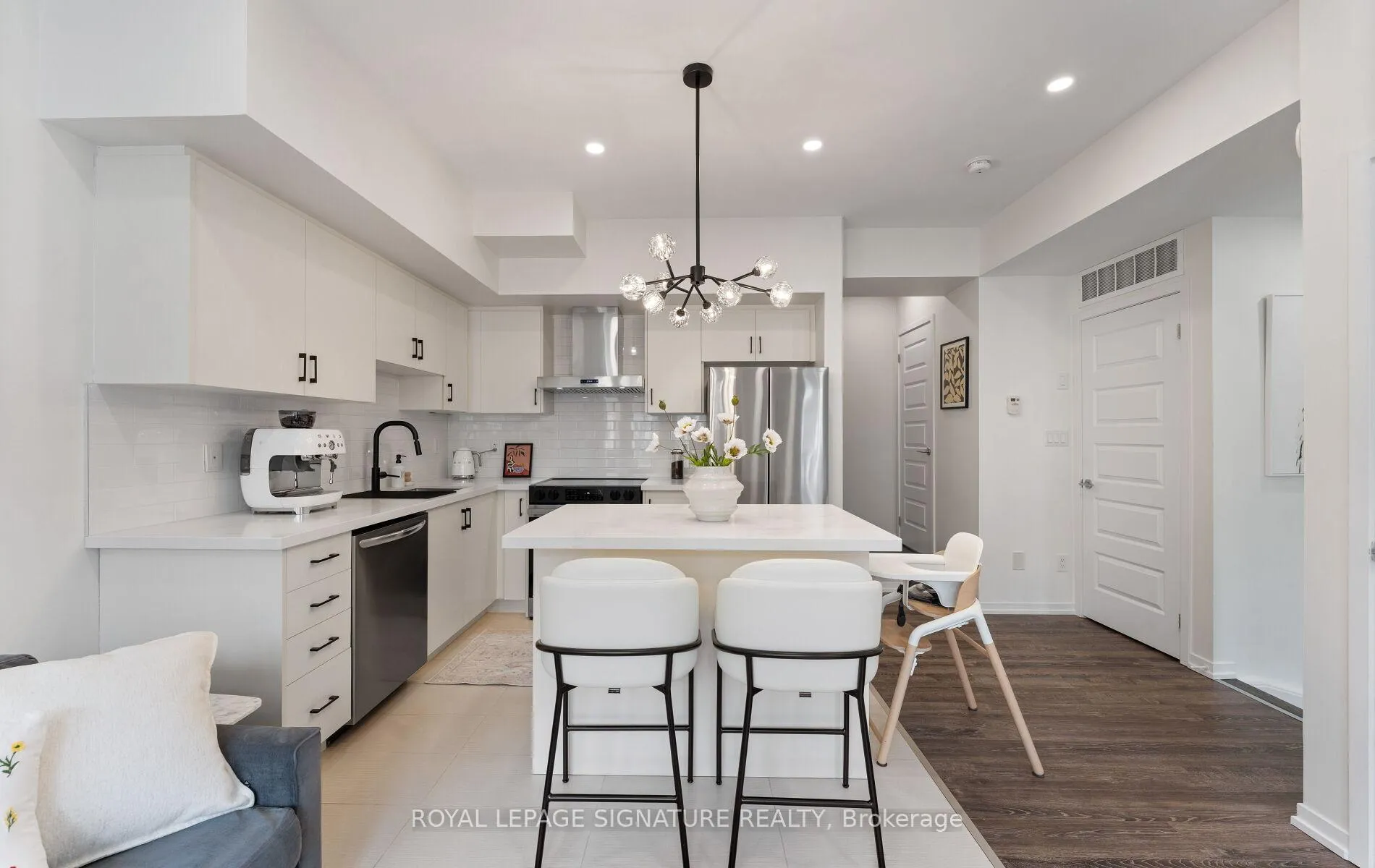 Photo 11 of Unit B05, 26 Bruce Street, Vaughan, East Woodbridge — HOMEH