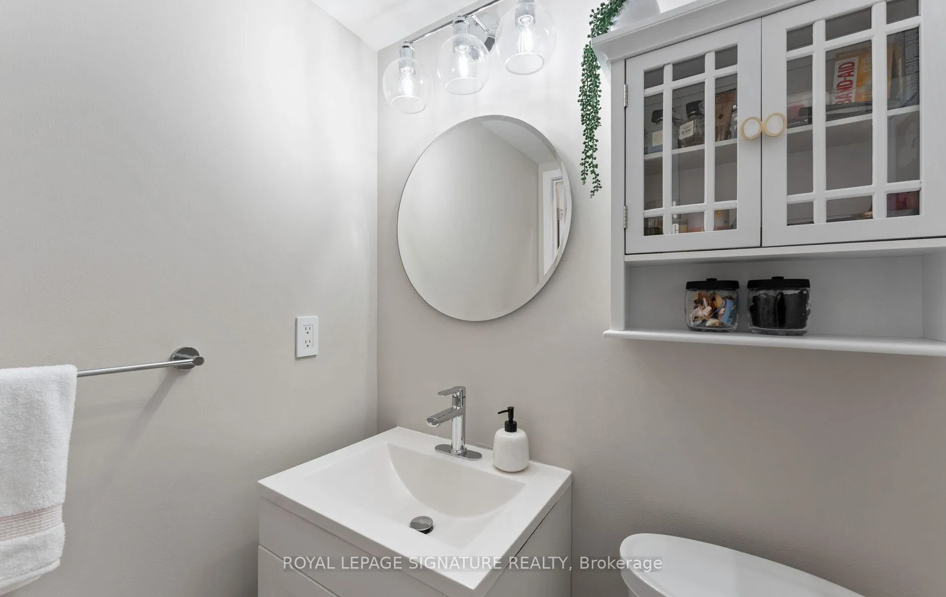 Photo 15 of Unit B05, 26 Bruce Street, Vaughan, East Woodbridge — HOMEH