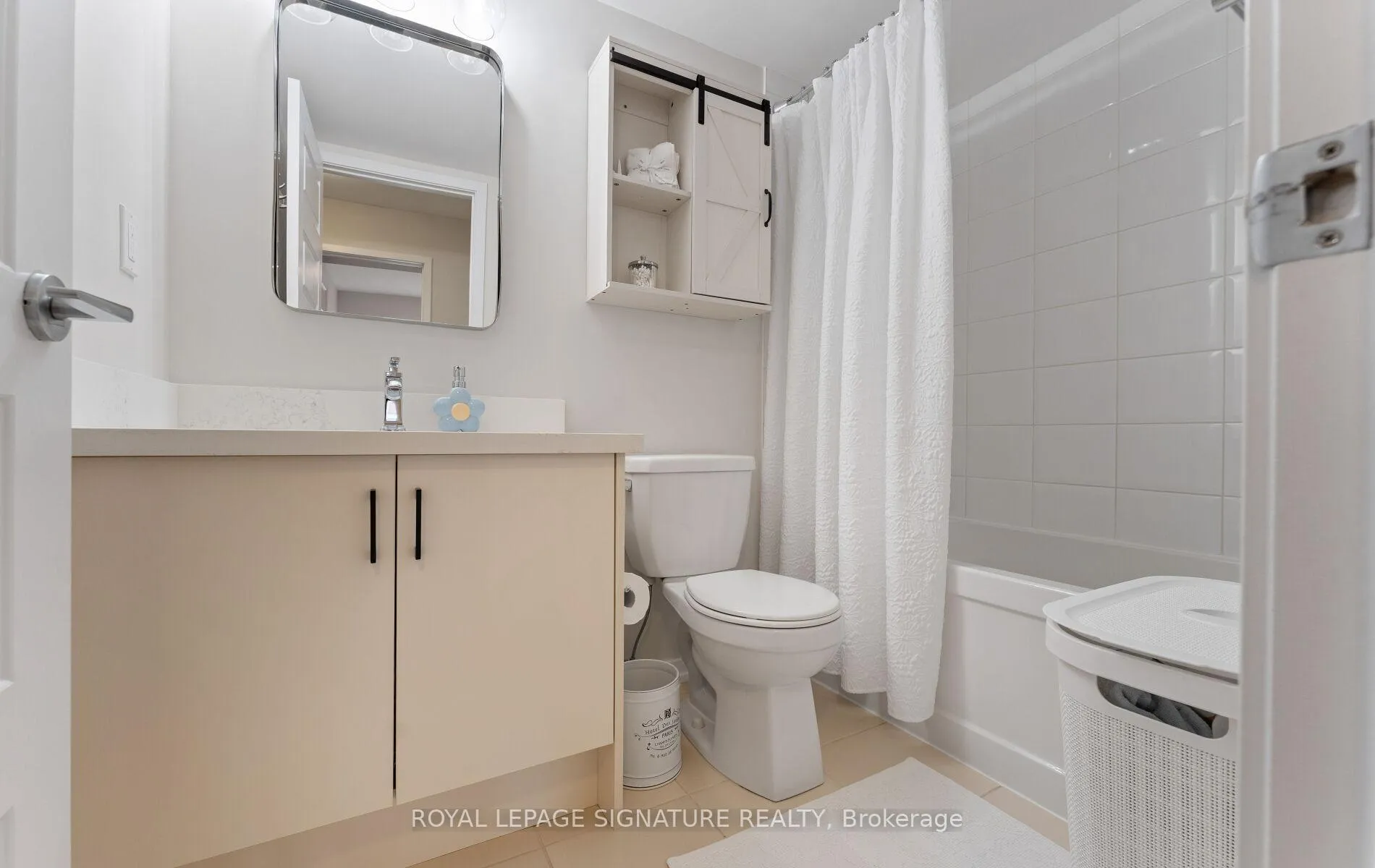 Photo 22 of Unit B05, 26 Bruce Street, Vaughan, East Woodbridge — HOMEH