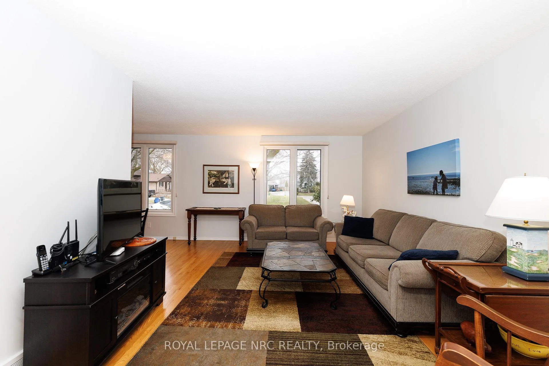 Photo 10 of 15 Carousel Circle, St. Catharines, Lakeport — HOMEH