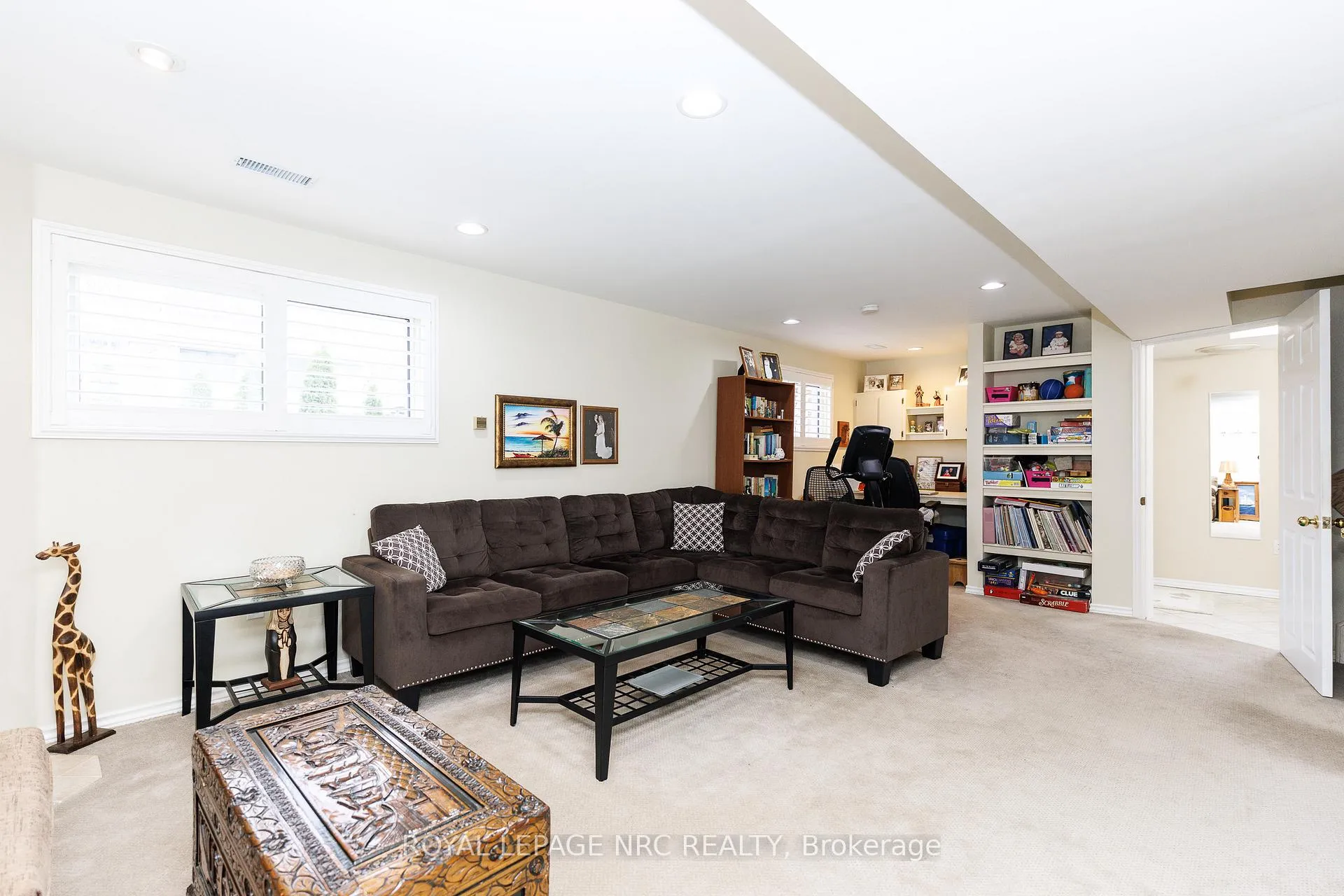 Photo 21 of 15 Carousel Circle, St. Catharines, Lakeport — HOMEH