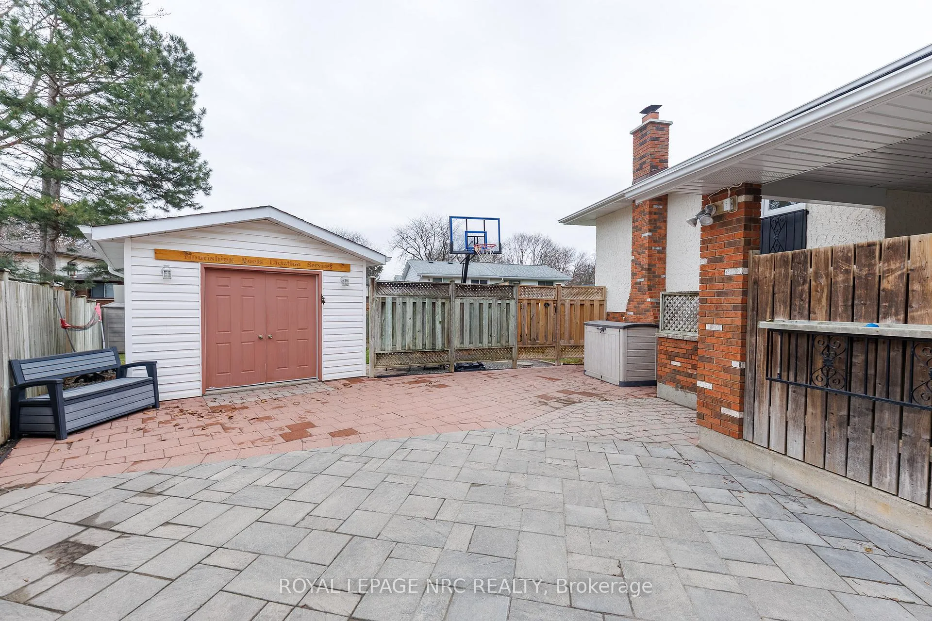 Photo 29 of 15 Carousel Circle, St. Catharines, Lakeport — HOMEH