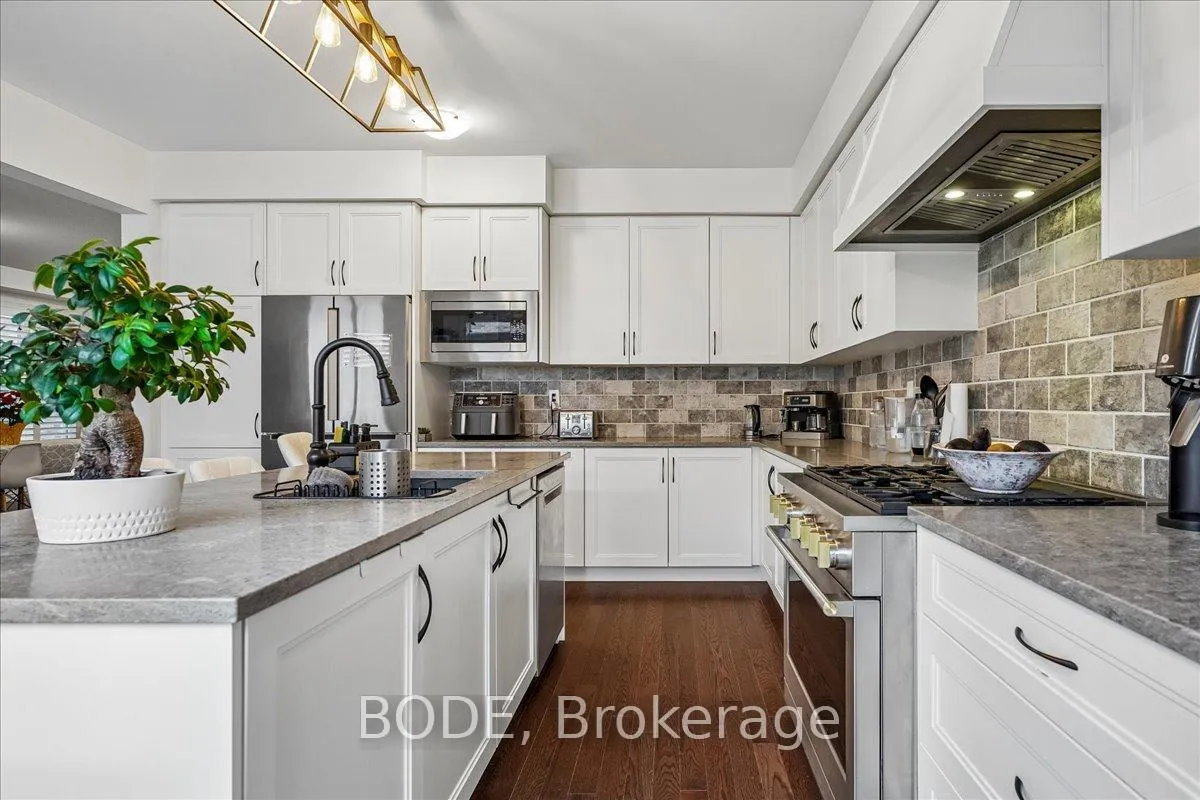 Photo 14 of 15 Huggins Drive, Whitby, Rural Whitby — HOMEH