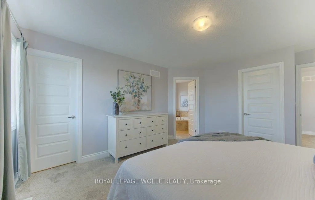 Photo 32 of 414 Zeller Drive, Waterloo — HOMEH